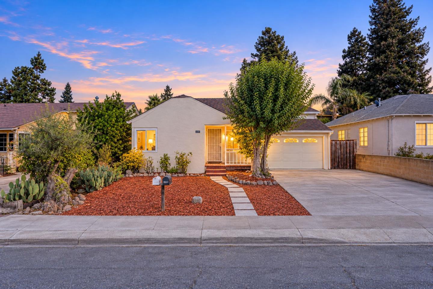 21692 Westfield Ave