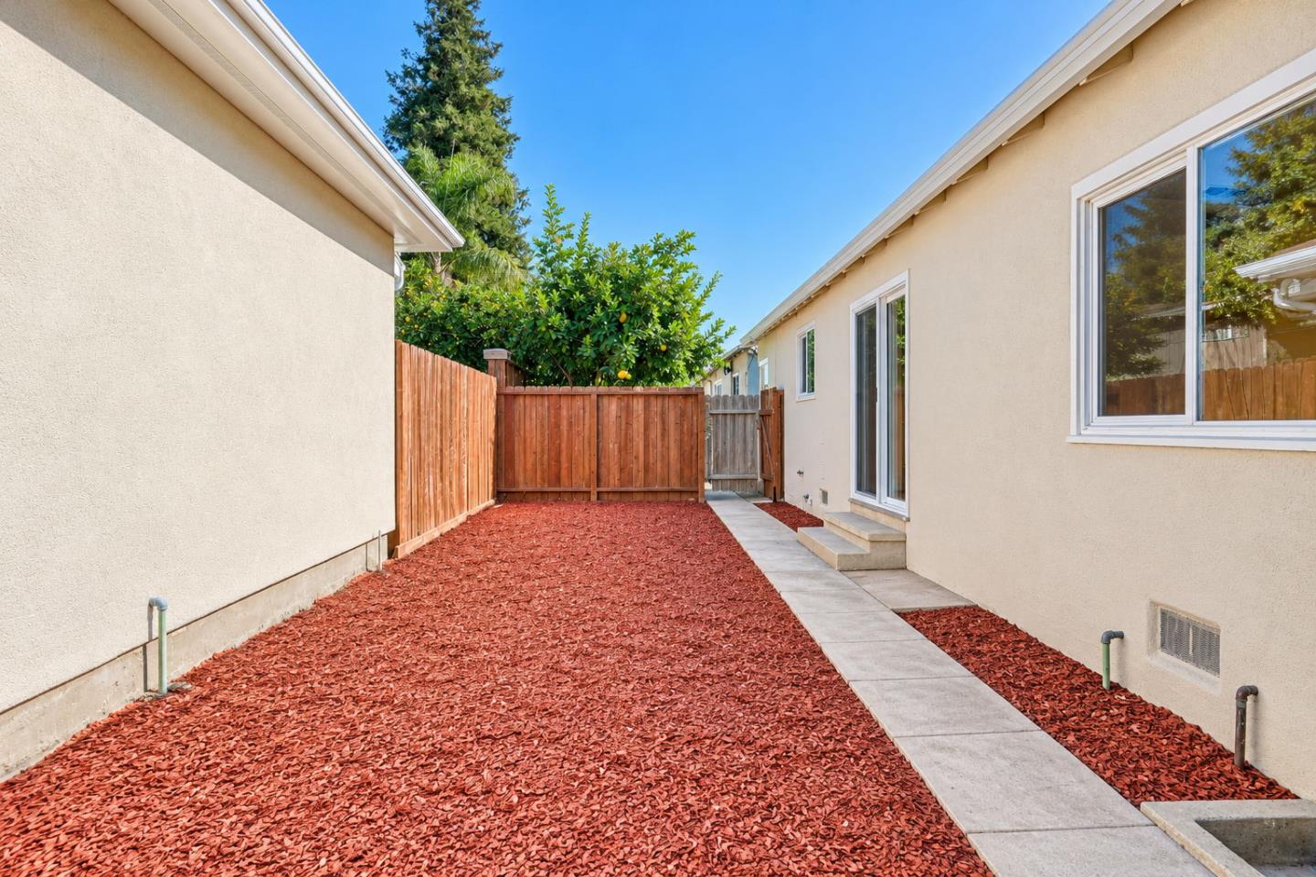 21692 Westfield Ave