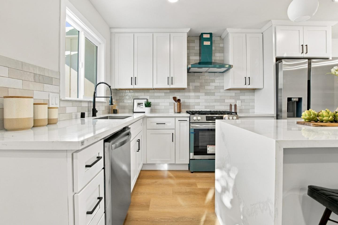 3288 Mount Wilson DR