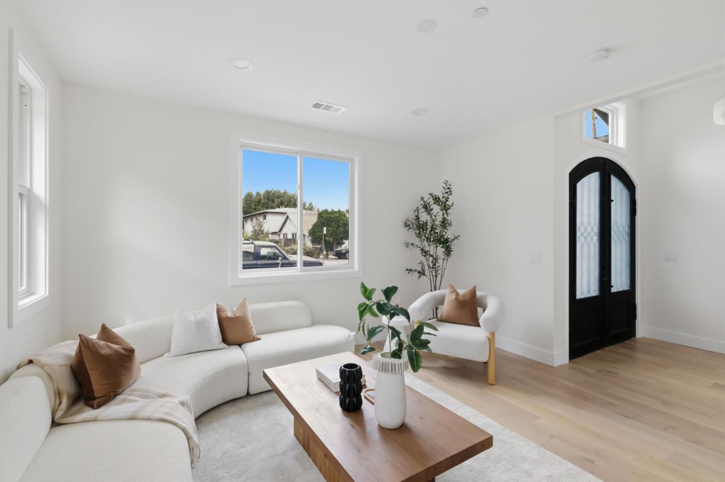 348 Angel AVE