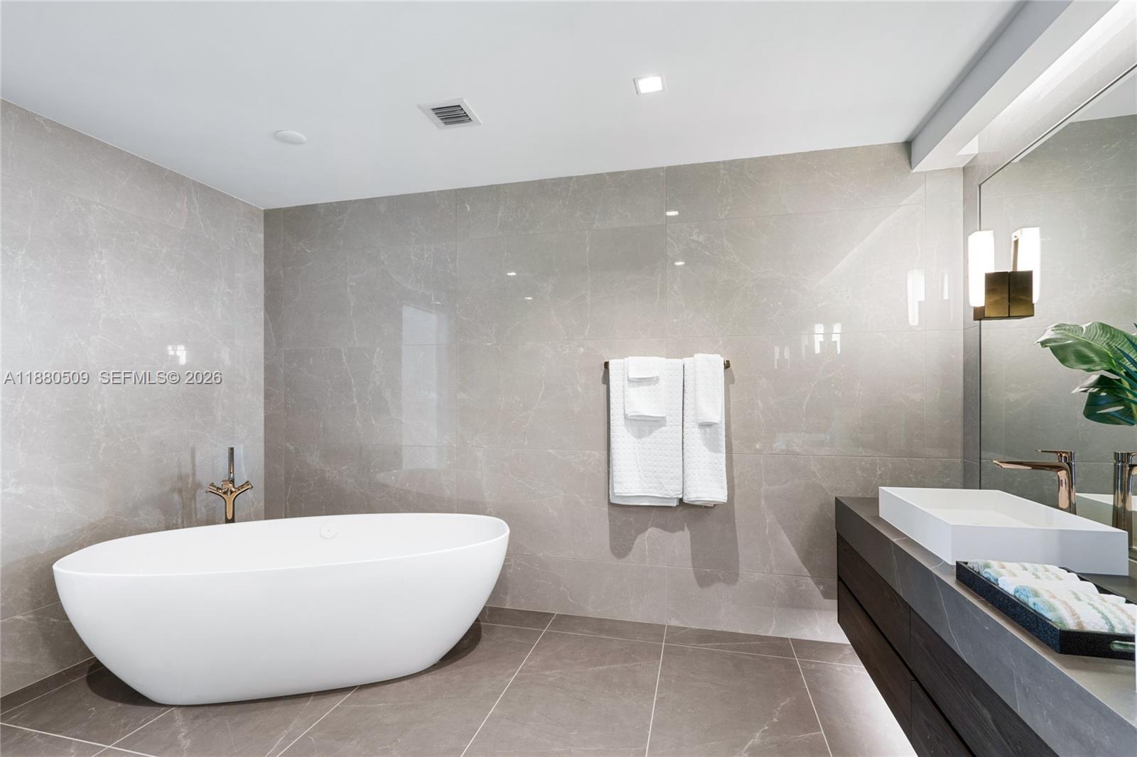 1116 N Ocean Boulevard 1404