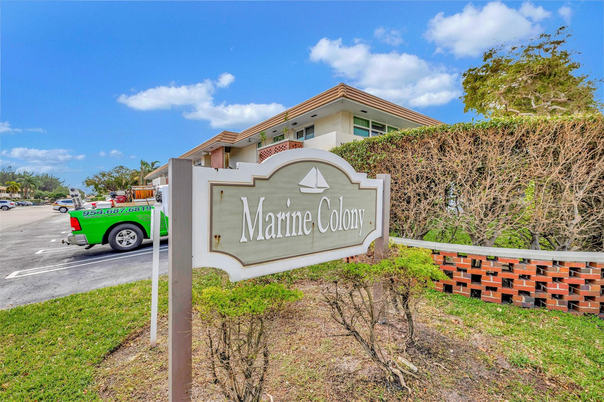 2800 NE 14th Street Cswy 118