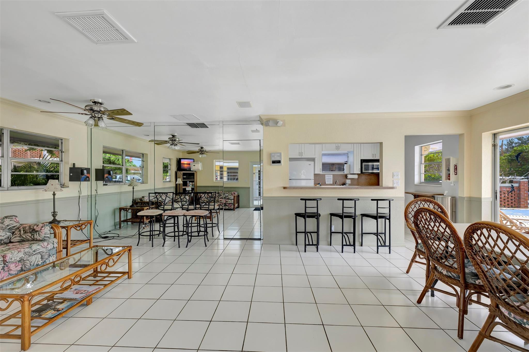 2800 NE 14th Street Cswy 118