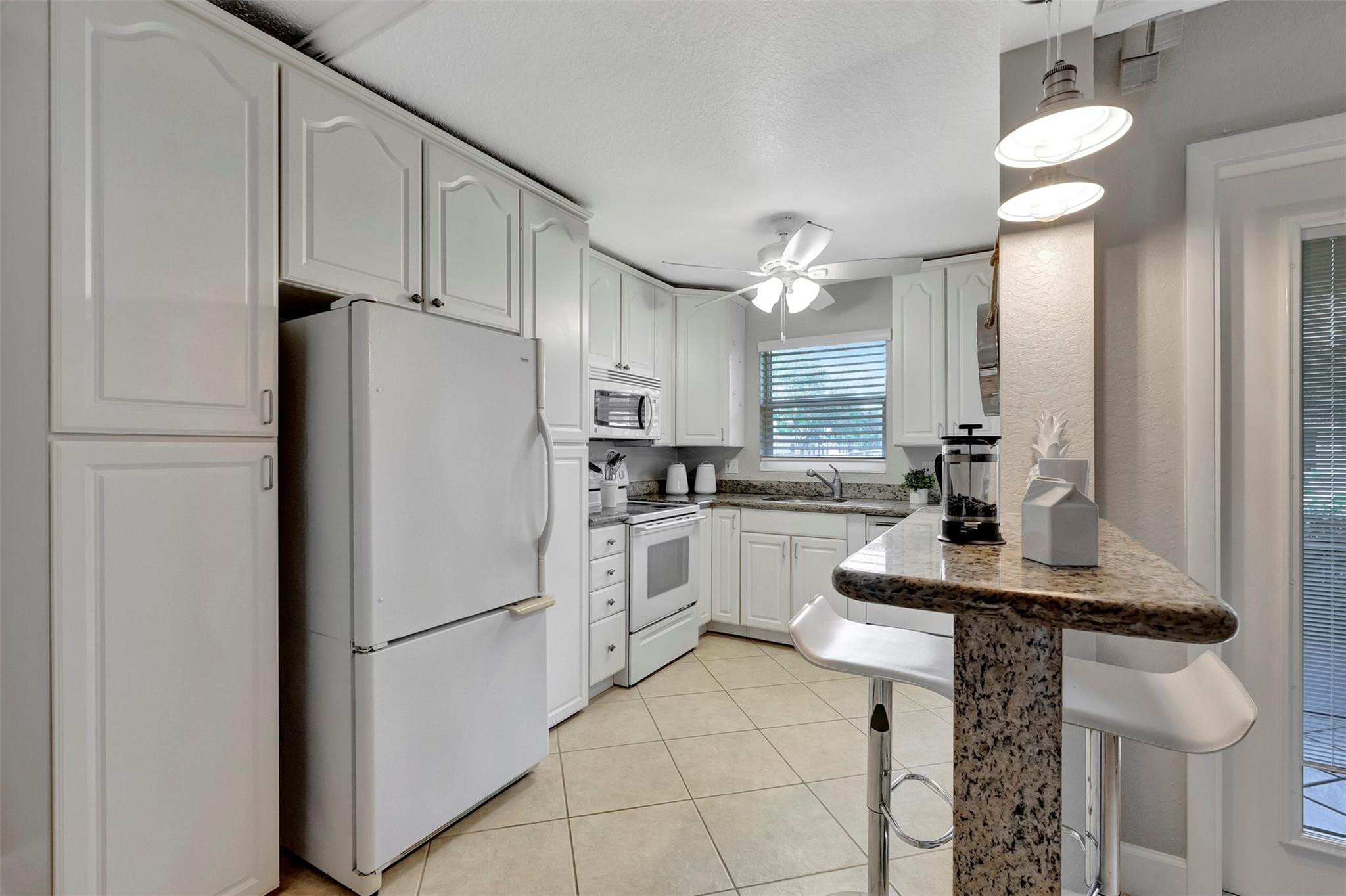 2800 NE 14th Street Cswy 118