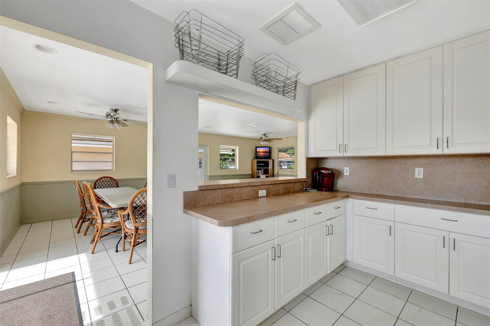 2800 NE 14th Street Cswy 118
