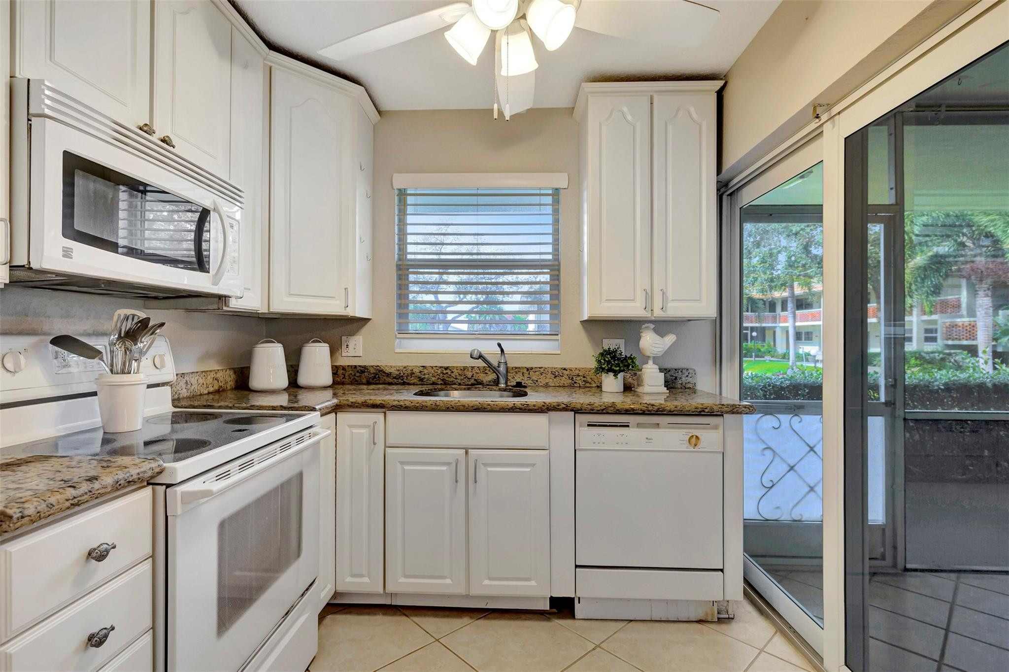 2800 NE 14th Street Cswy 118