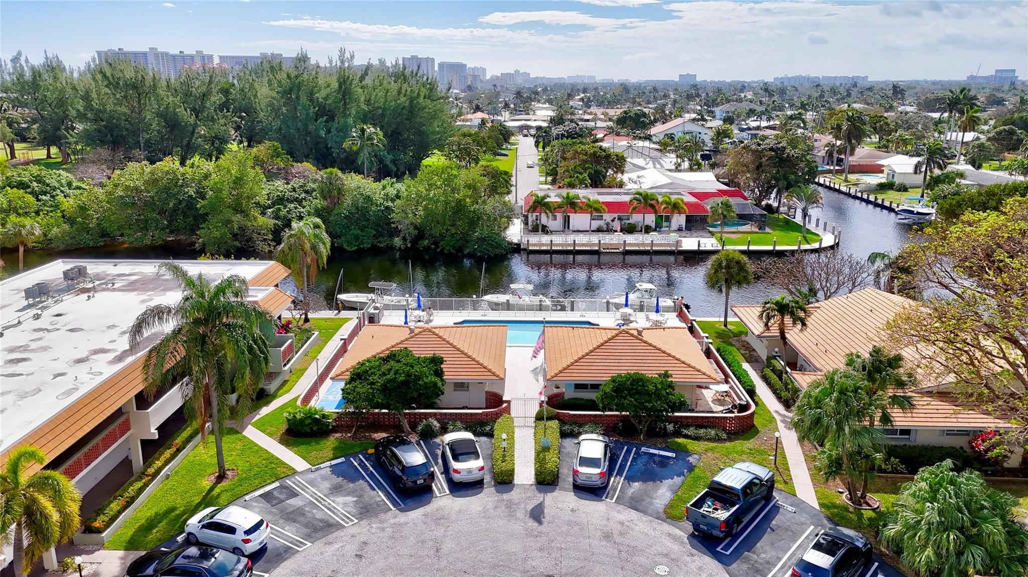 2800 NE 14th Street Cswy 118