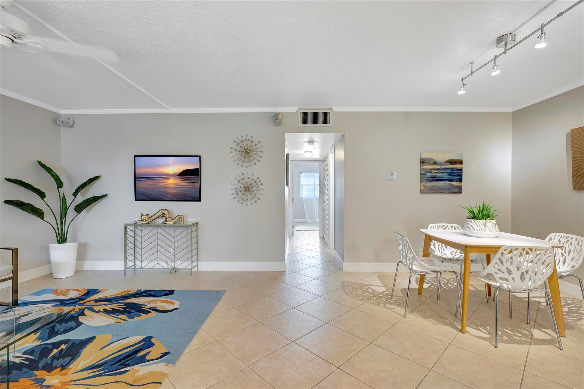 2800 NE 14th Street Cswy 118