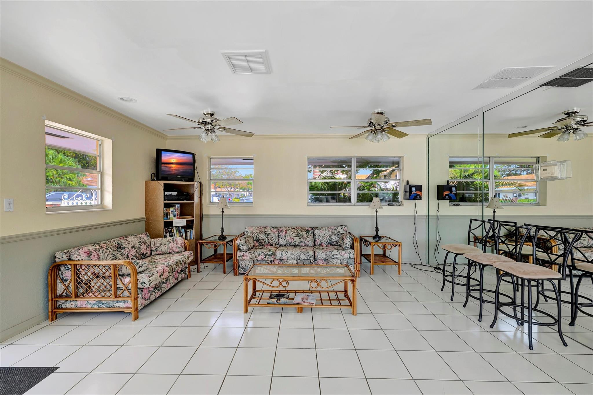 2800 NE 14th Street Cswy 118
