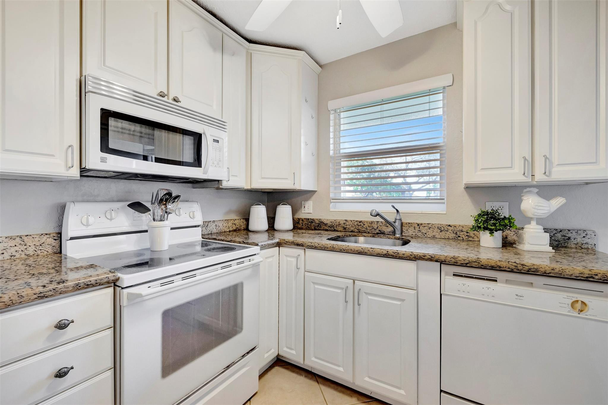2800 NE 14th Street Cswy 118