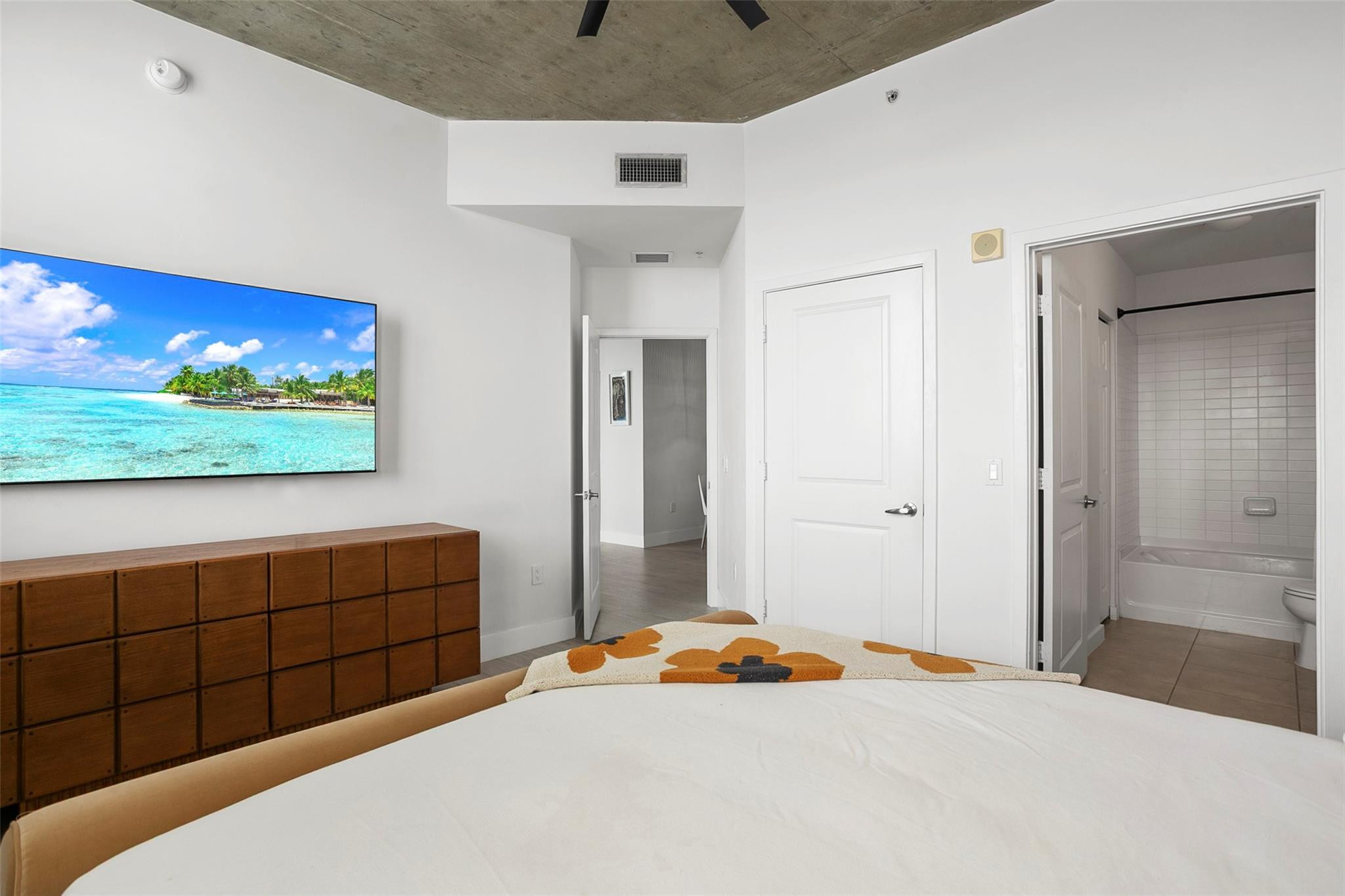 300 S Australian Ave 507