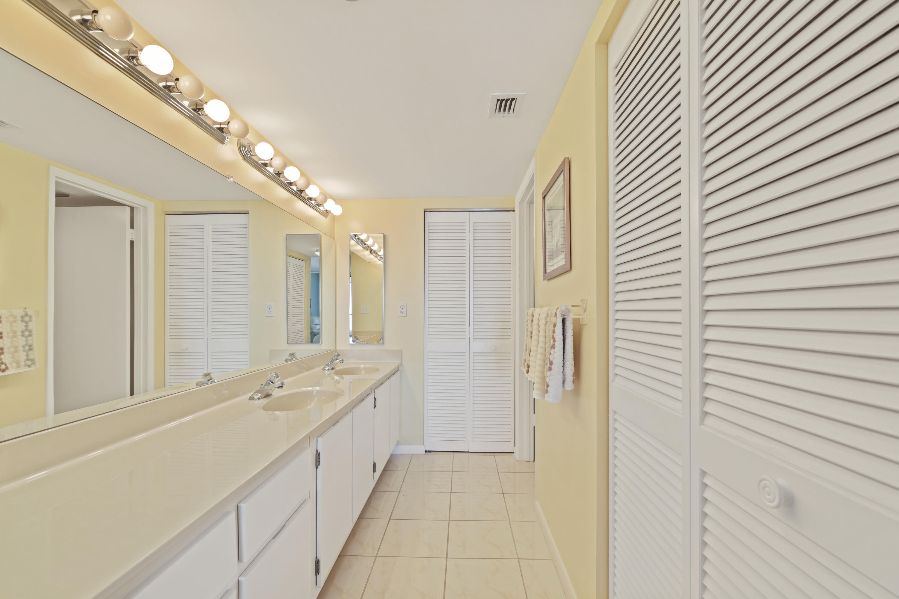 3400 S Ocean Boulevard 8c