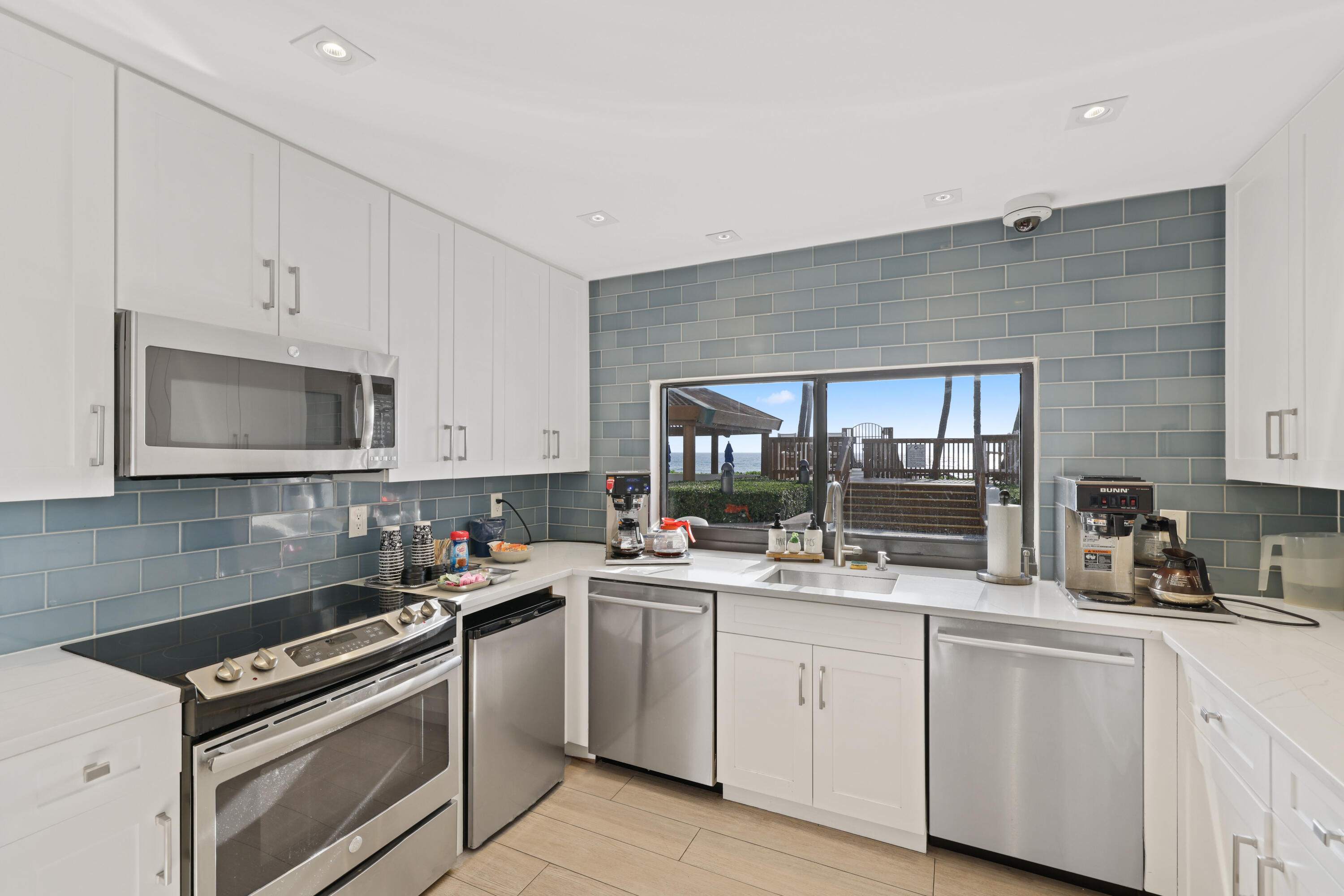 3400 S Ocean Boulevard 8c