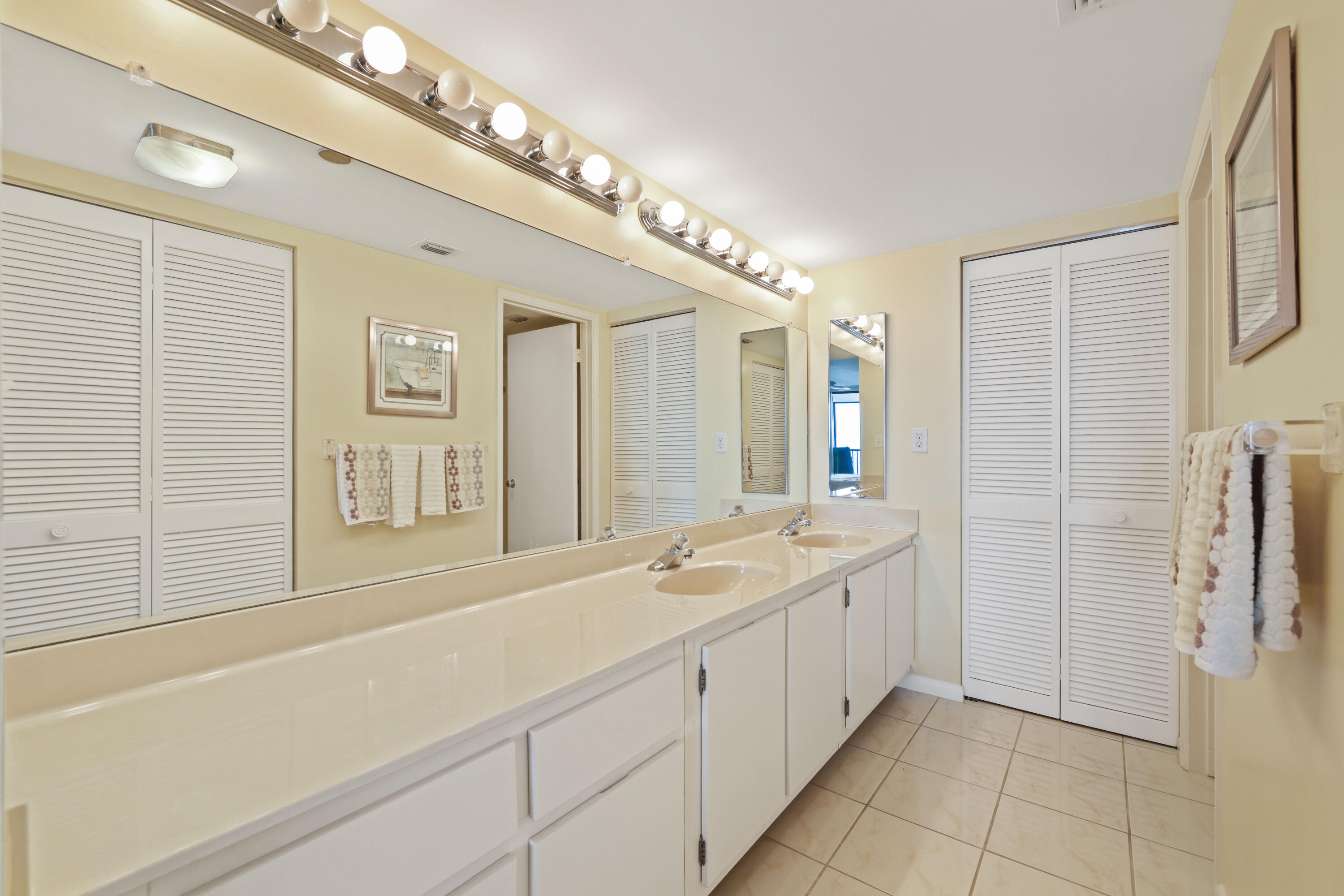3400 S Ocean Boulevard 8c