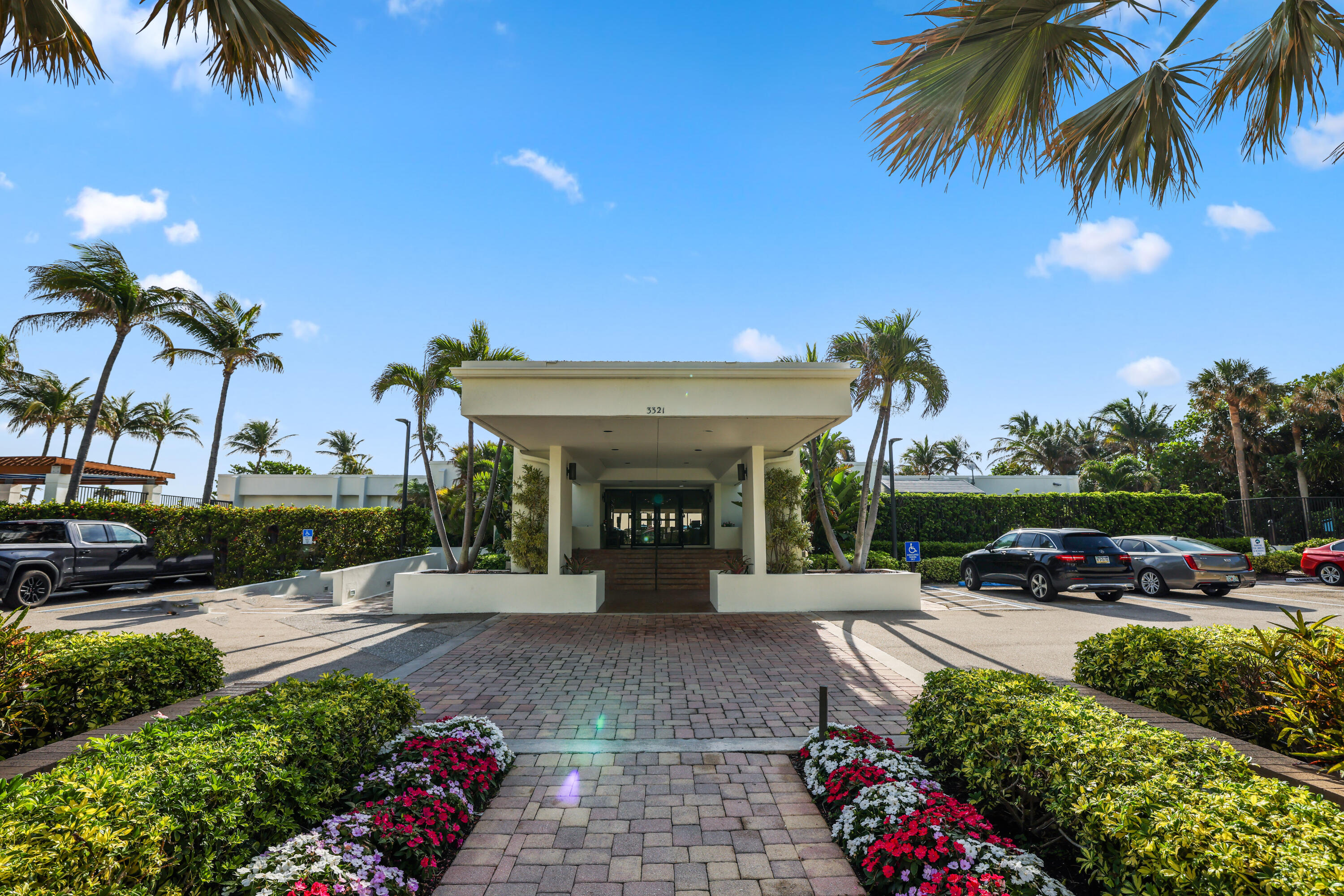 3400 S Ocean Boulevard 8c