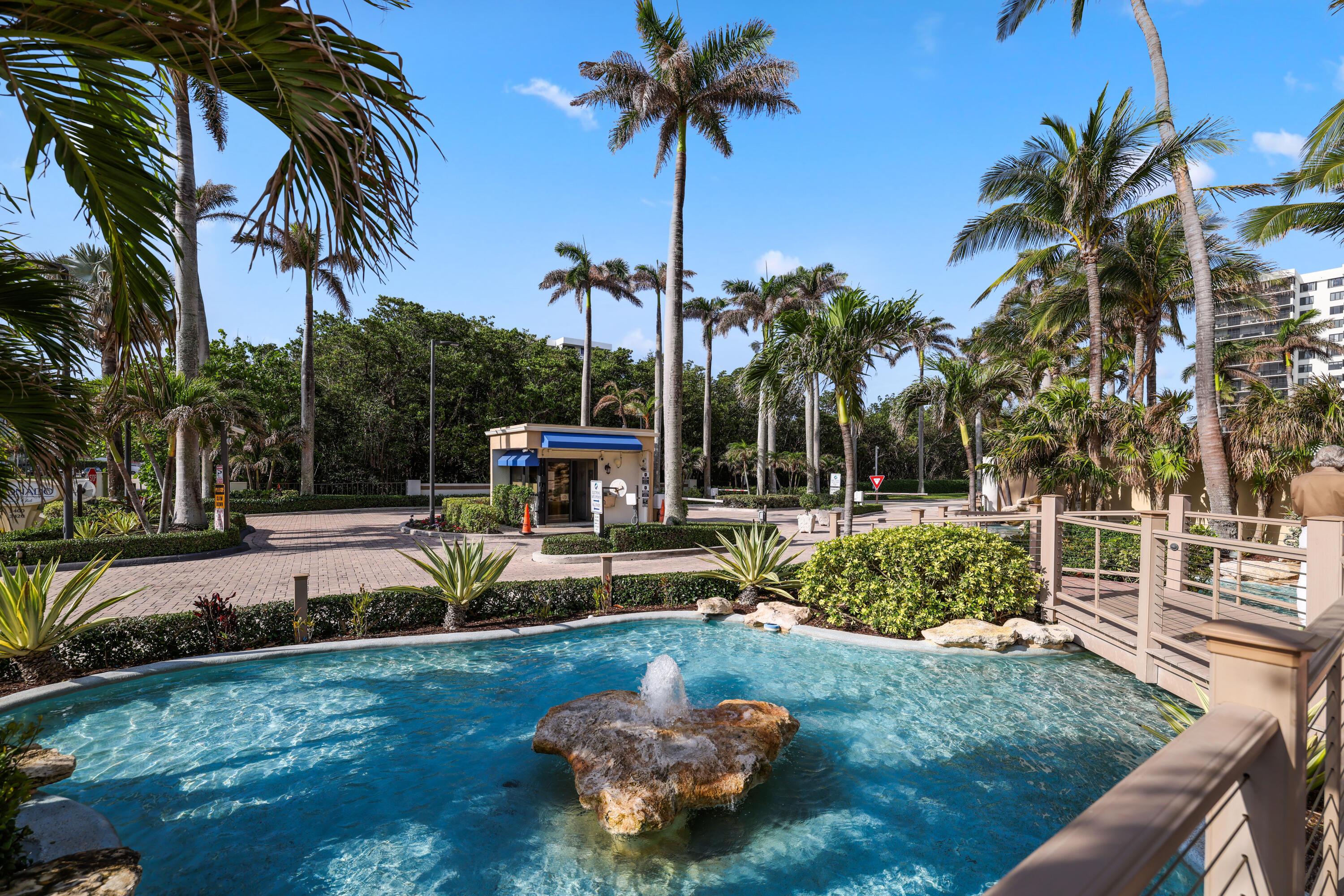 3400 S Ocean Boulevard 8c