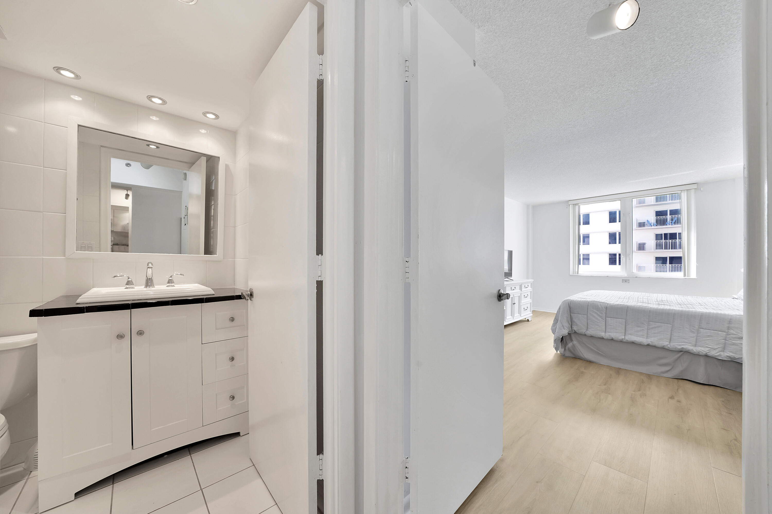 3215 S Ocean Boulevard 707
