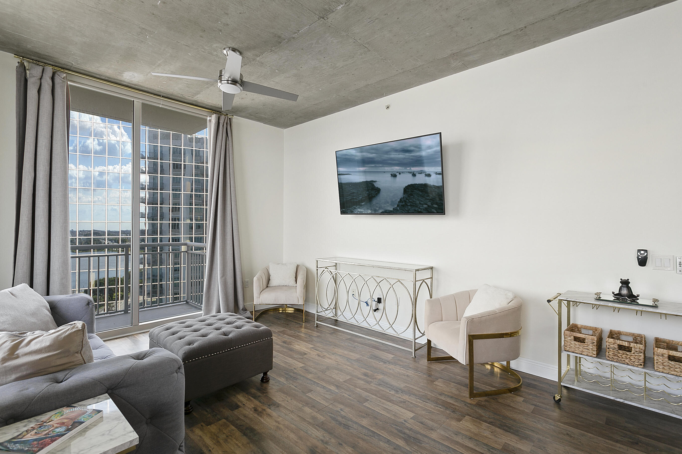 300 S Australian Avenue 1007