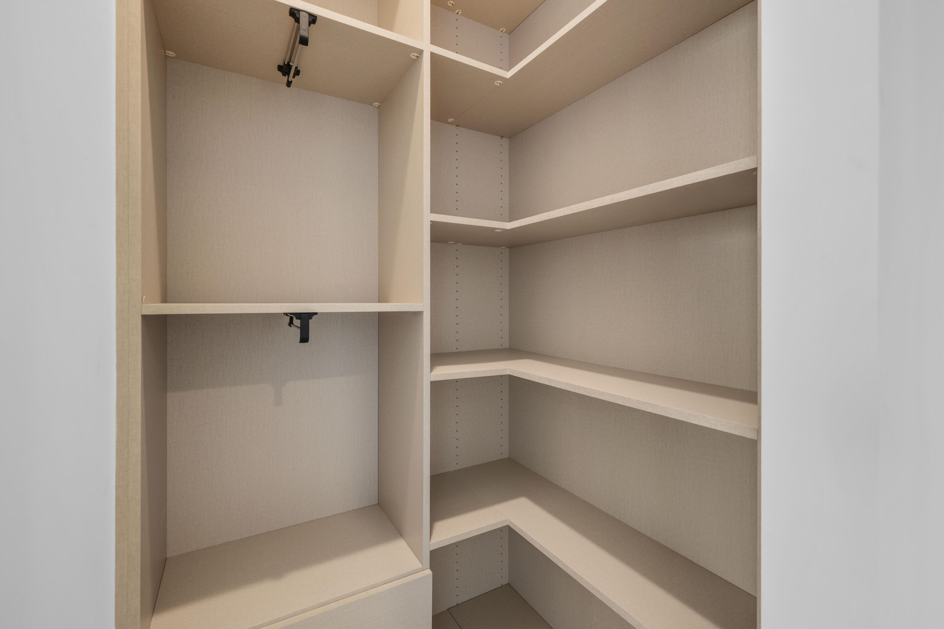 2655 S Bayshore Drive 902