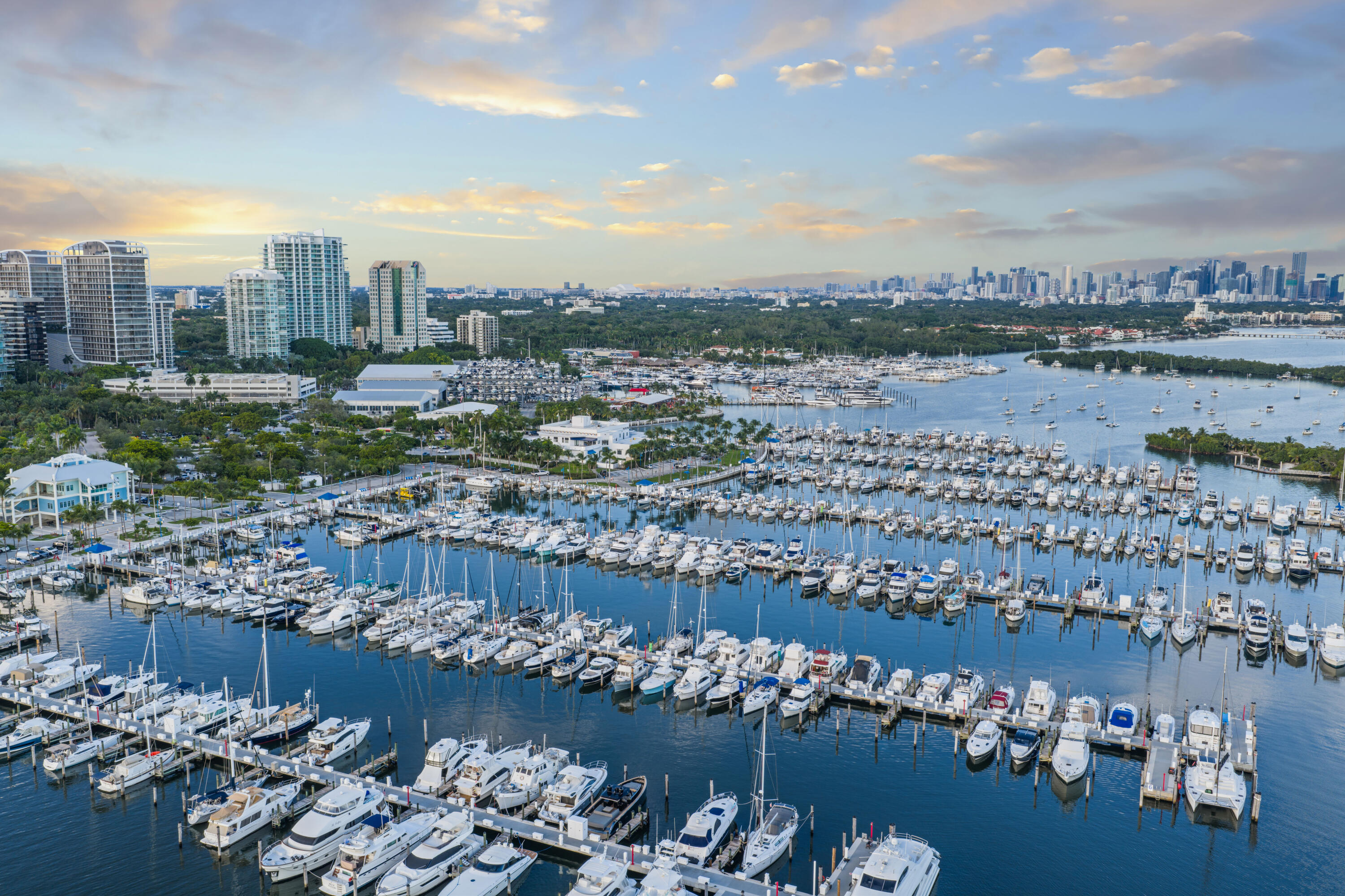 2655 S Bayshore Drive 902