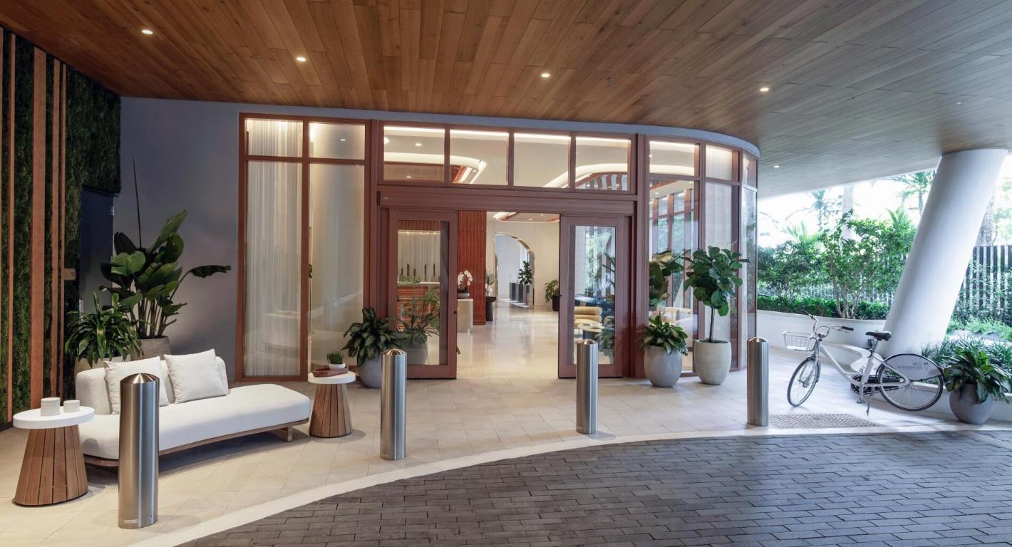 2655 S Bayshore Drive 902