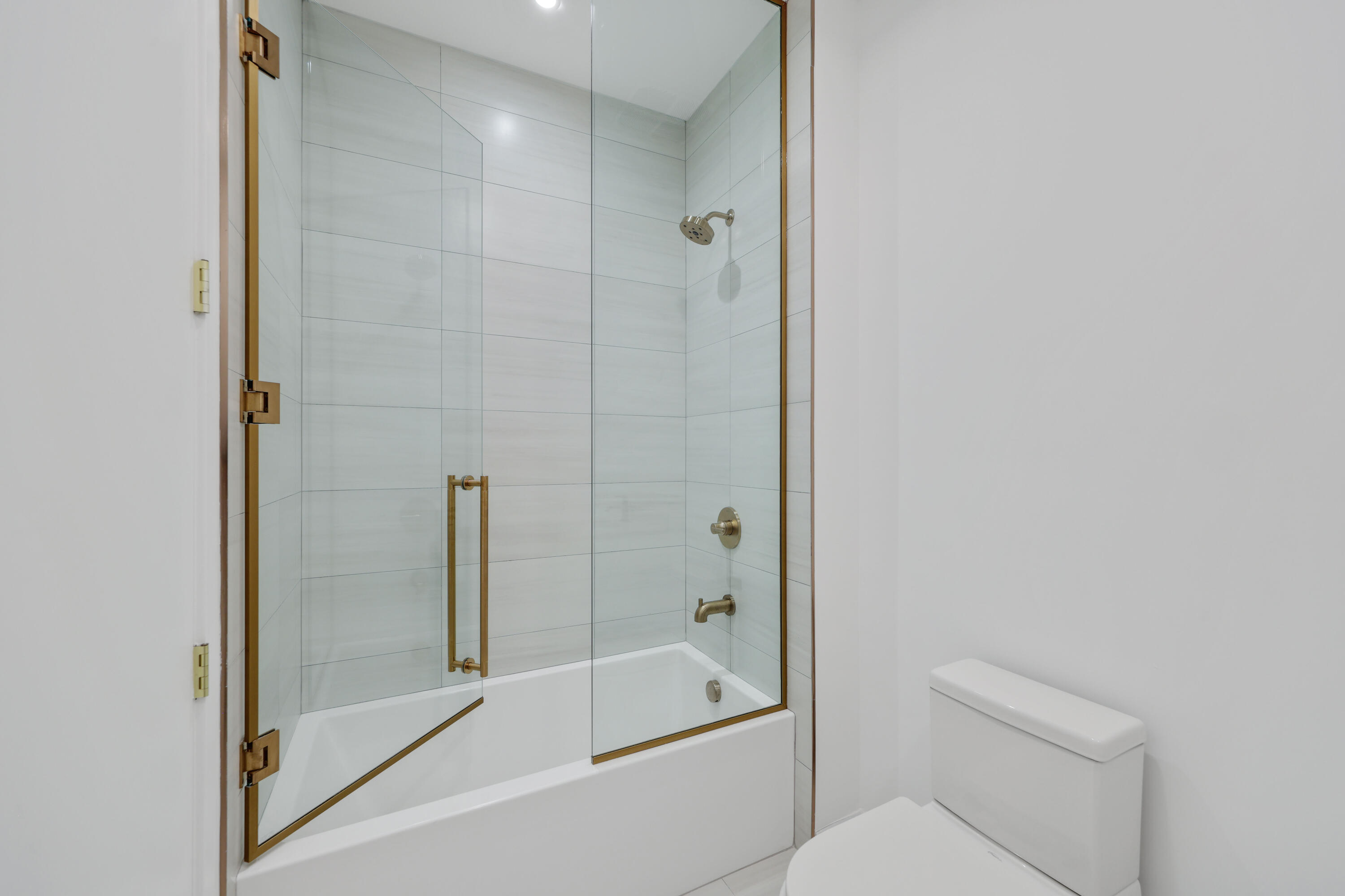 2655 S Bayshore Drive 902