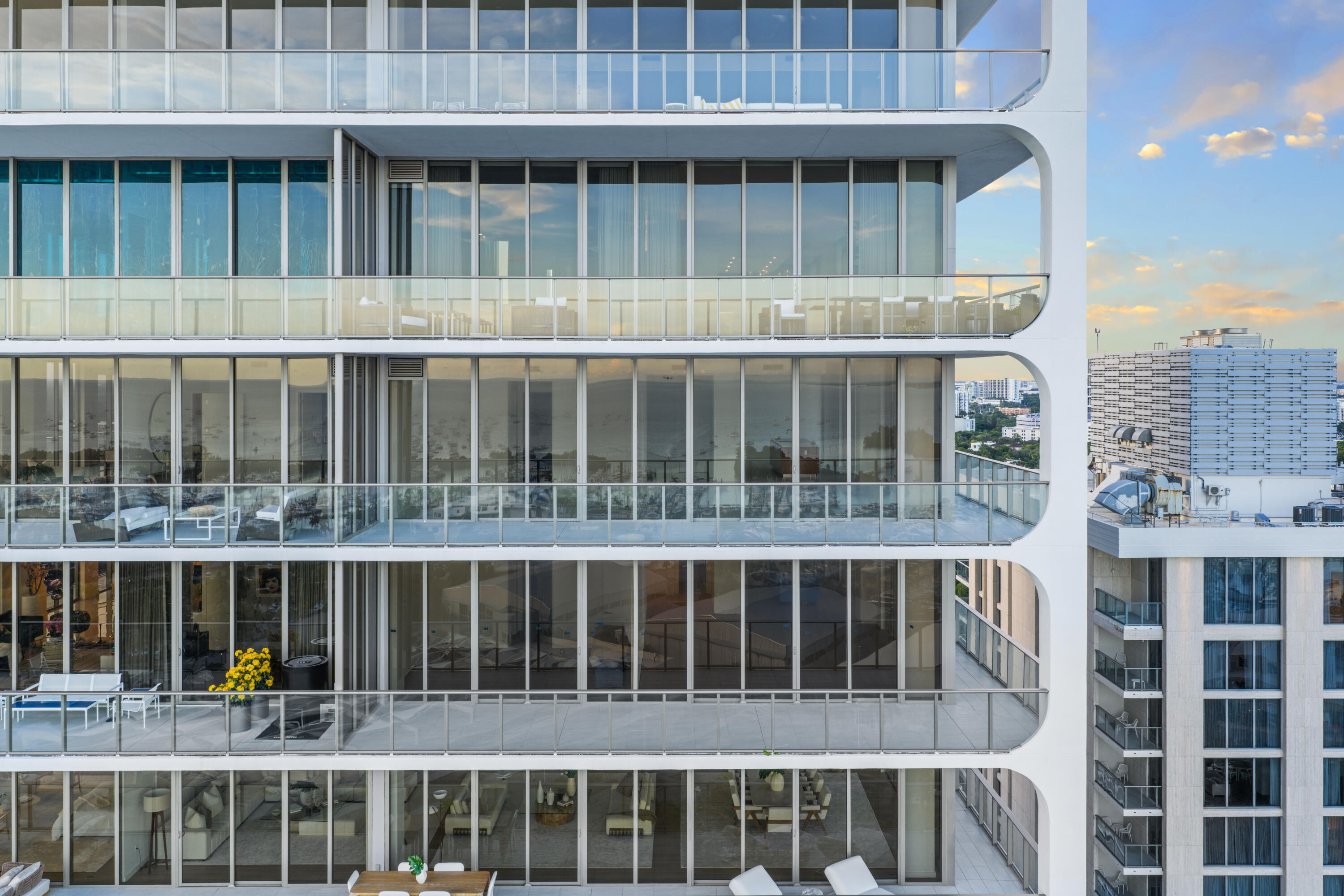 2655 S Bayshore Drive 902