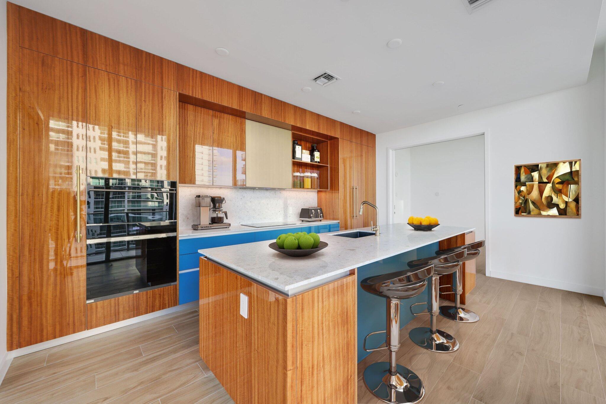 2655 S Bayshore Drive 902