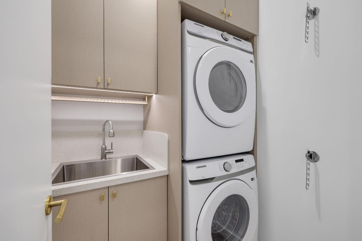 2655 S Bayshore Drive 902