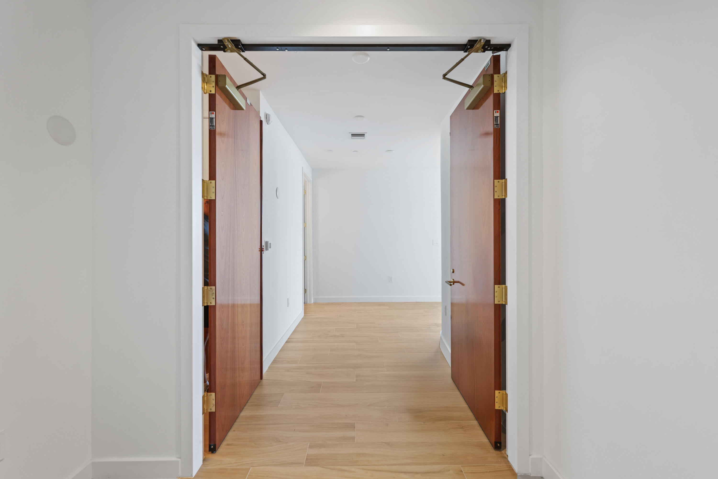 2655 S Bayshore Drive 902