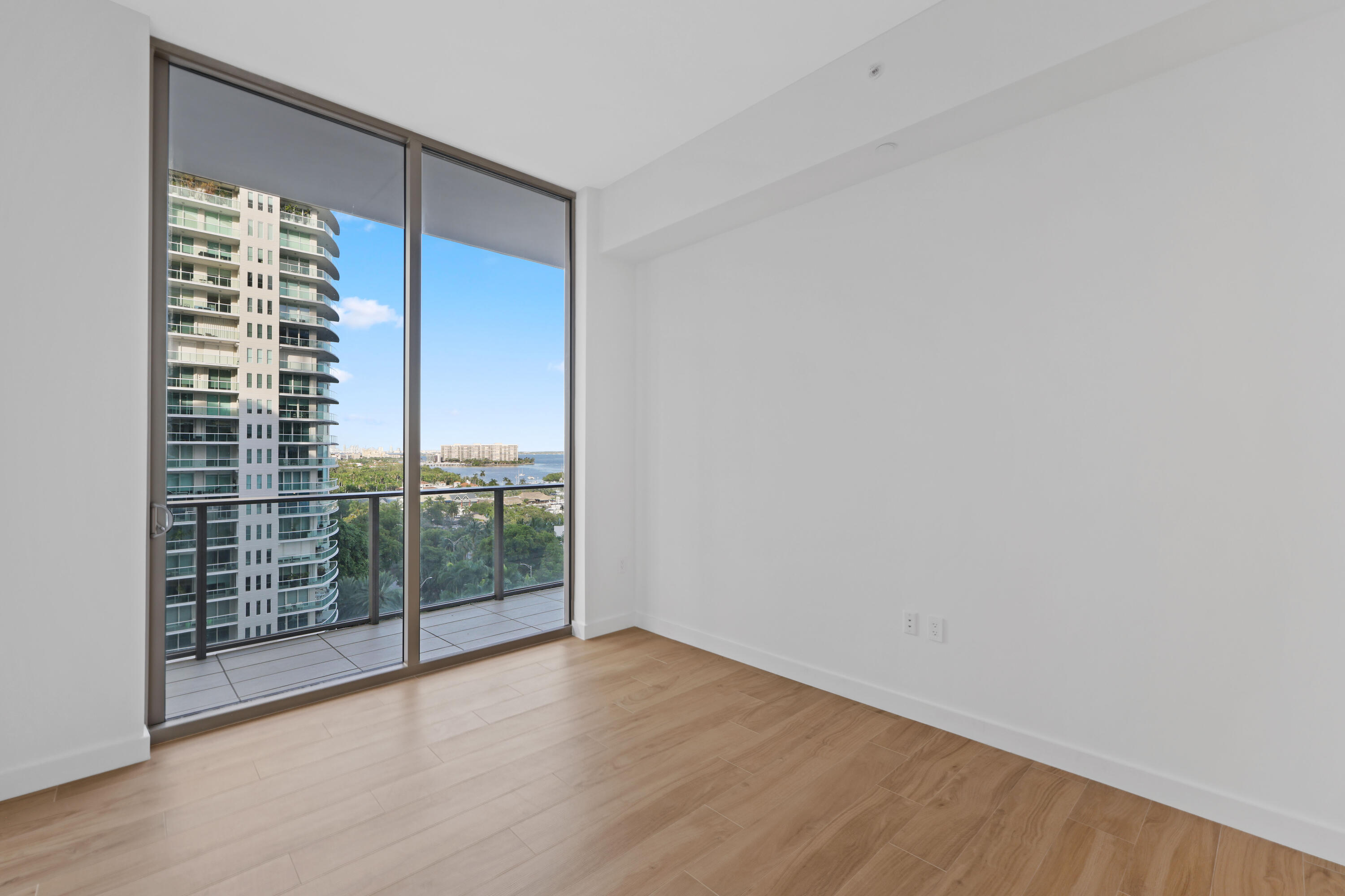 2655 S Bayshore Drive 902