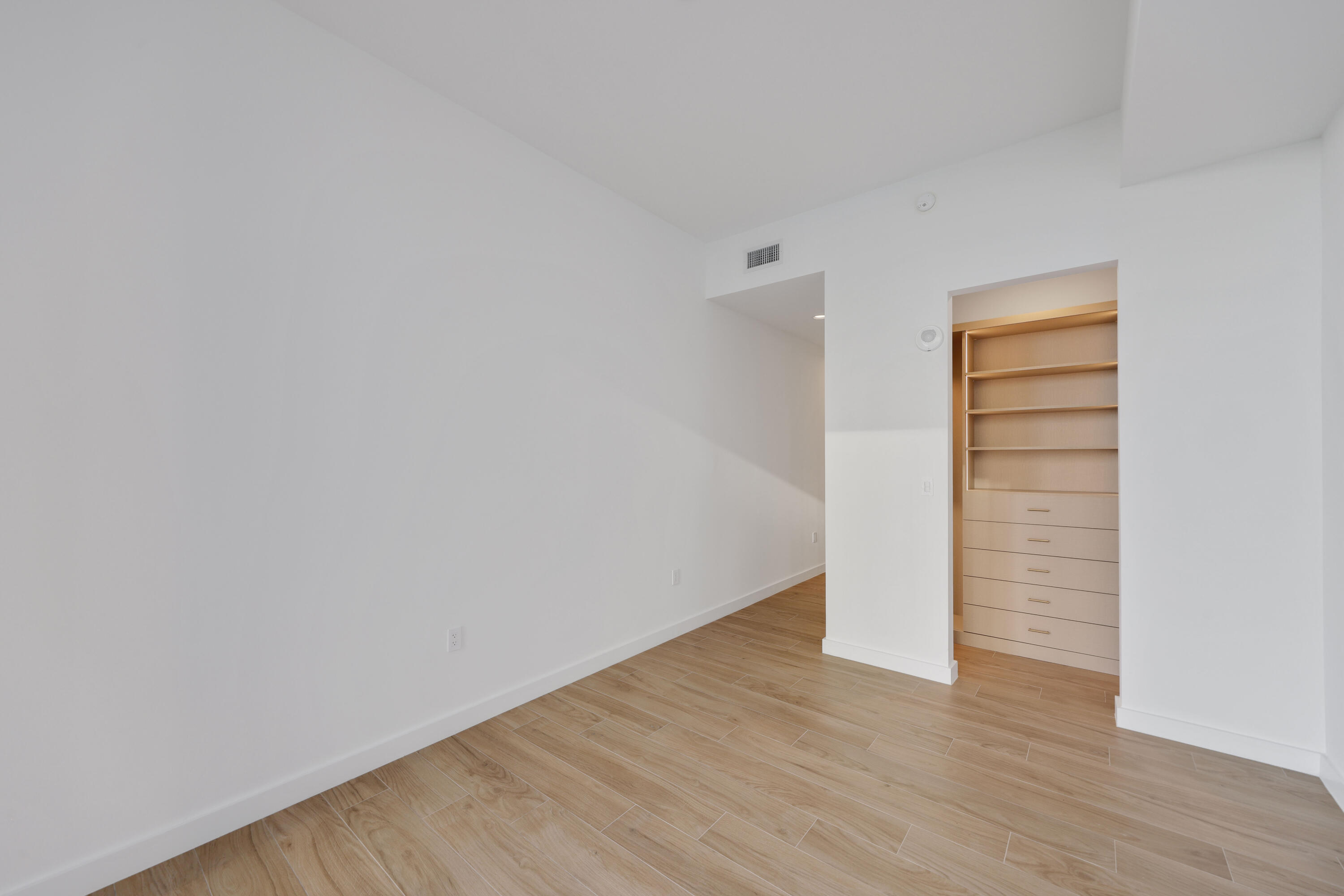 2655 S Bayshore Drive 902