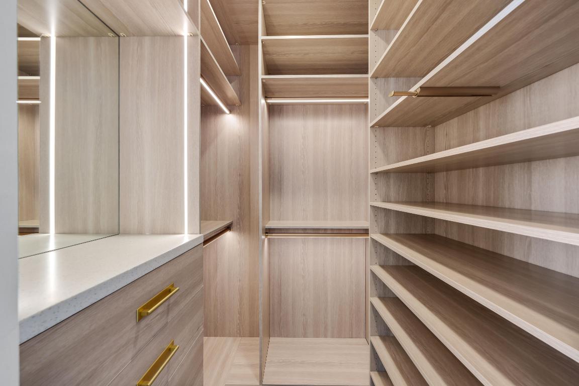 2655 S Bayshore Drive 902