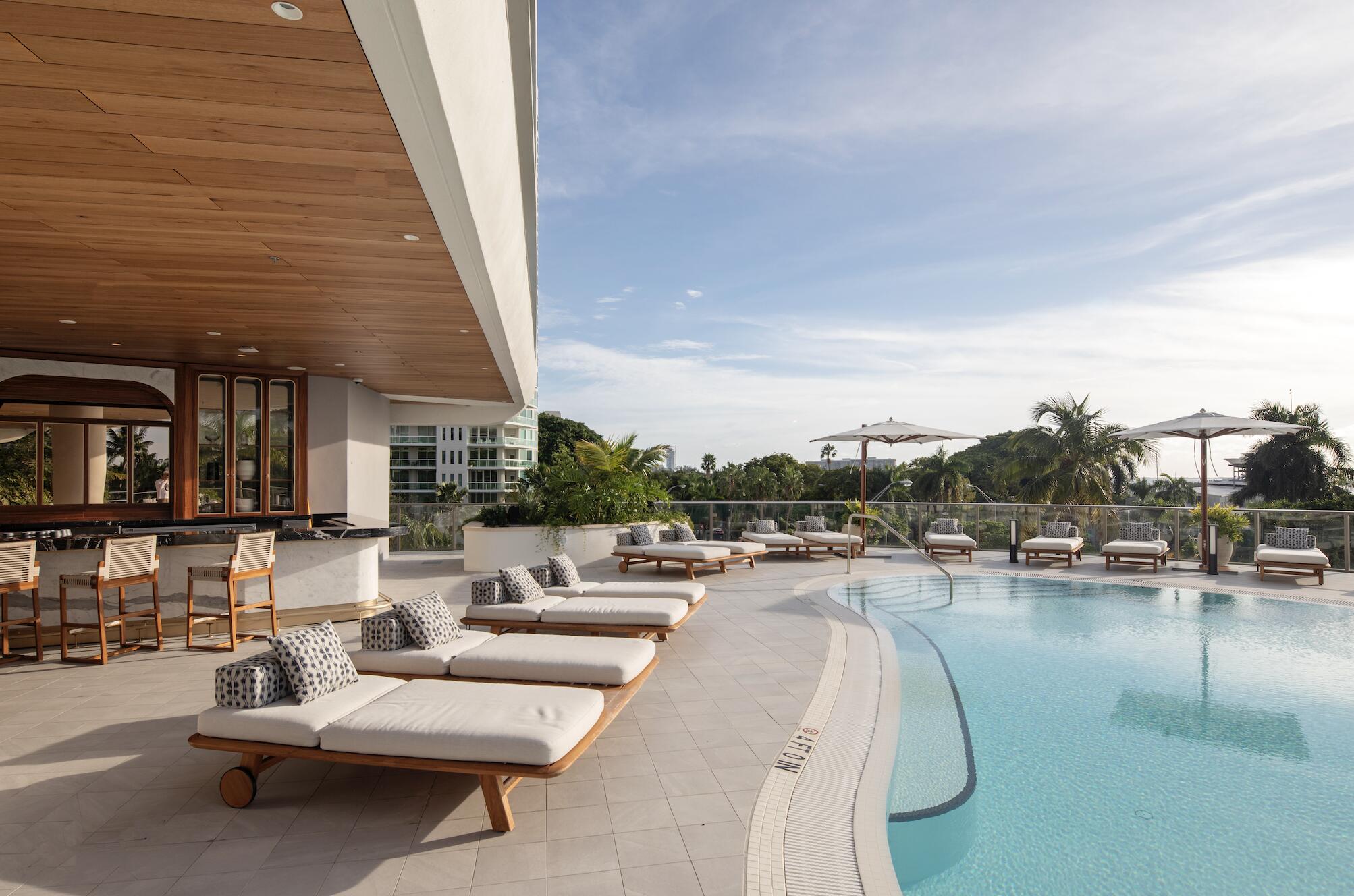 2655 S Bayshore Drive 902