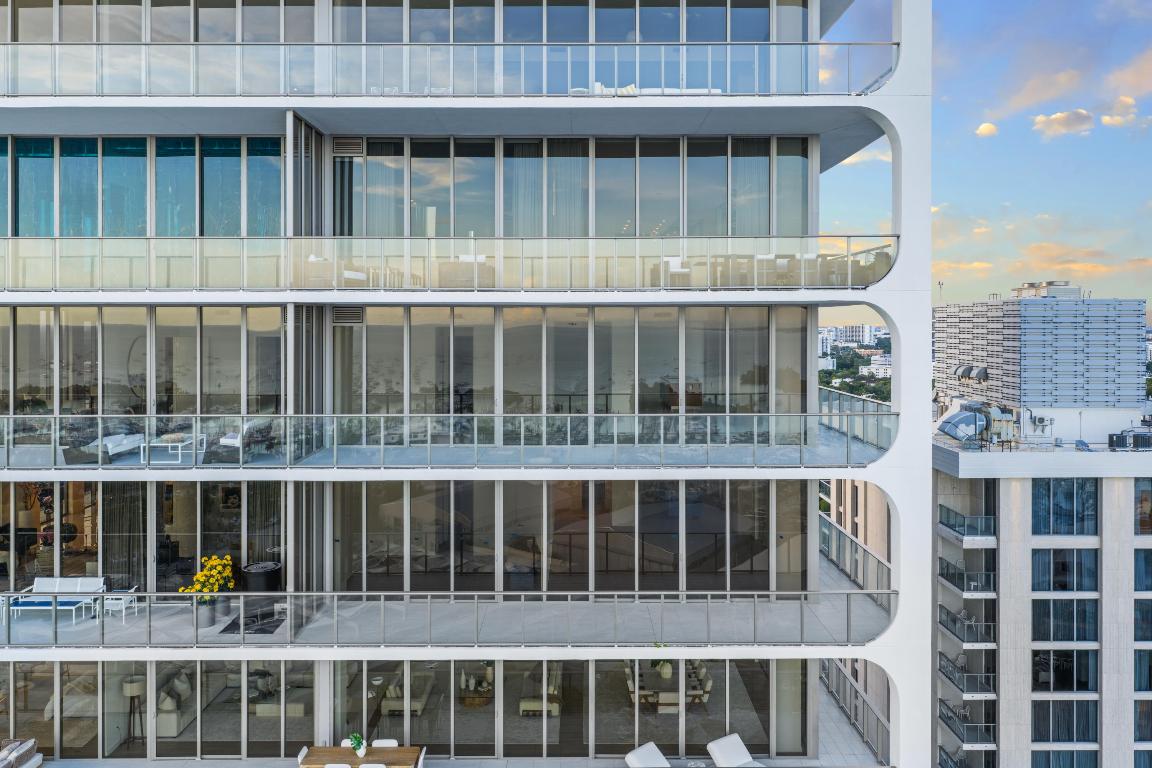 2655 S Bayshore Drive 902