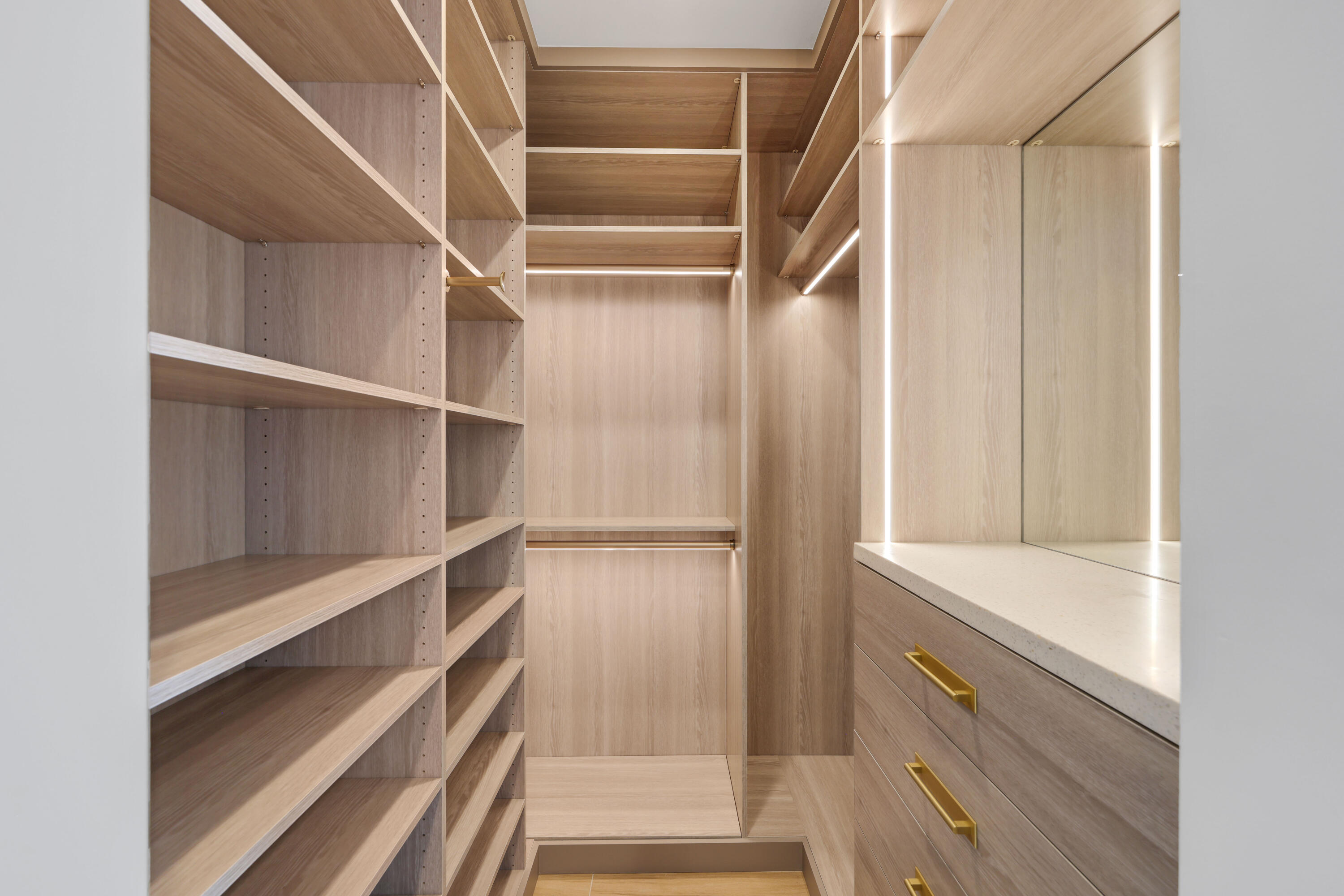 2655 S Bayshore Drive 902