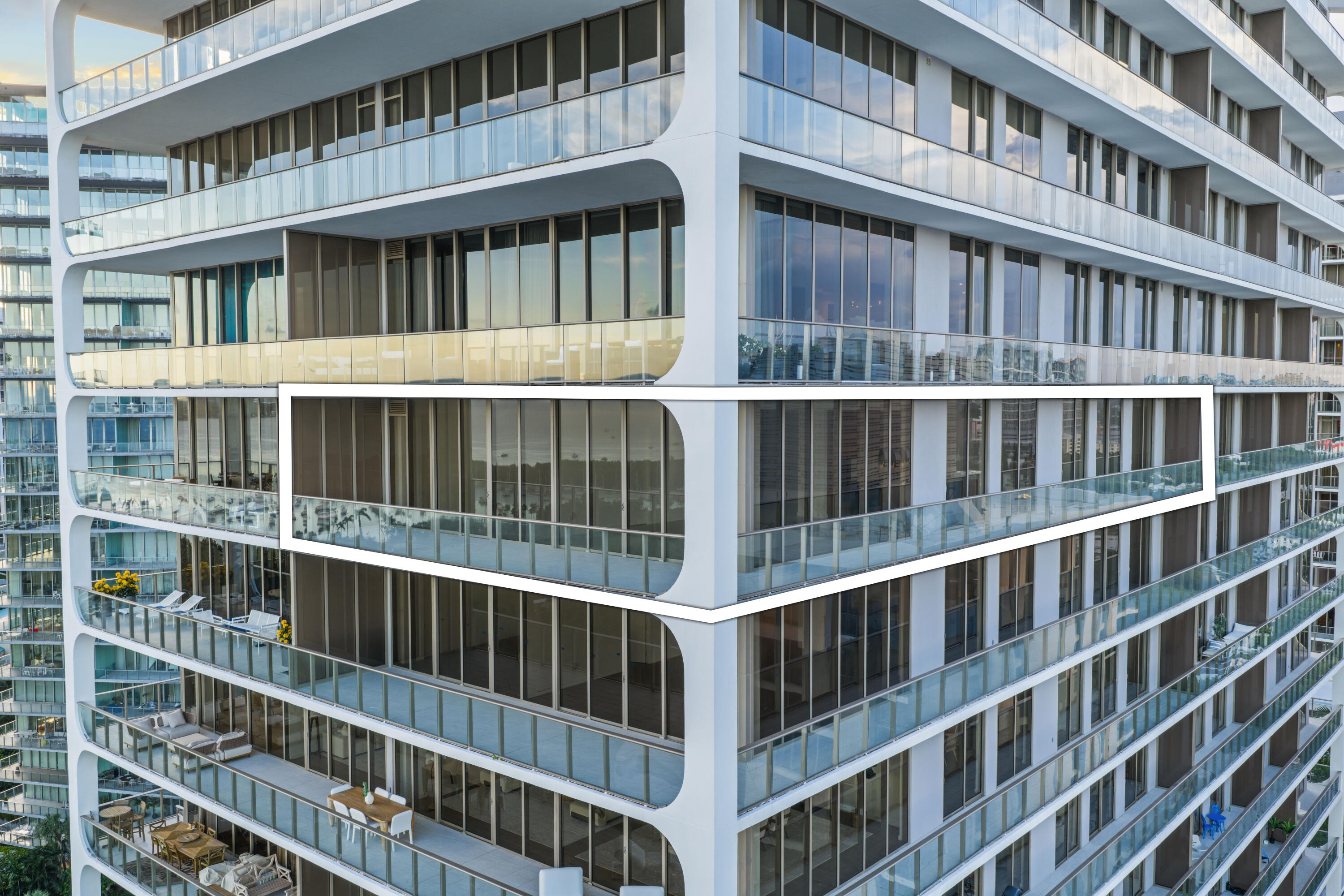 2655 S Bayshore Drive 902