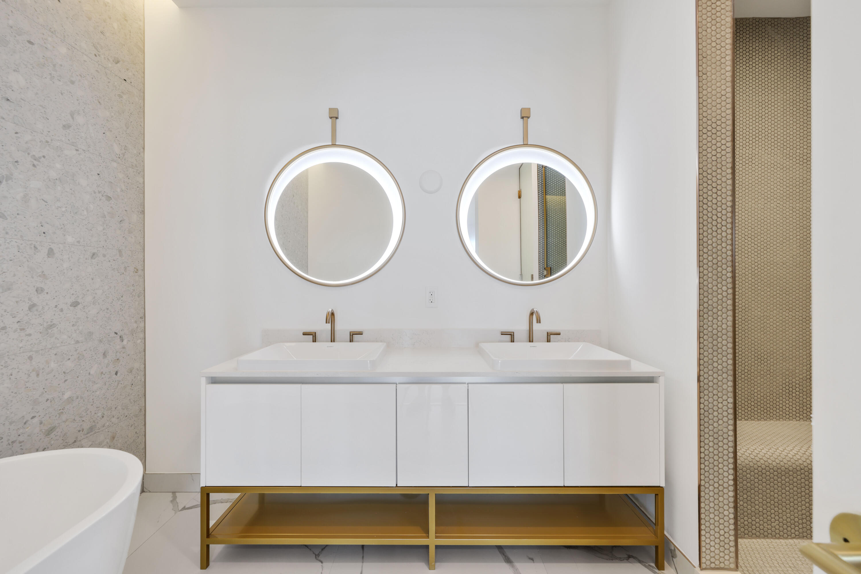 2655 S Bayshore Drive 902