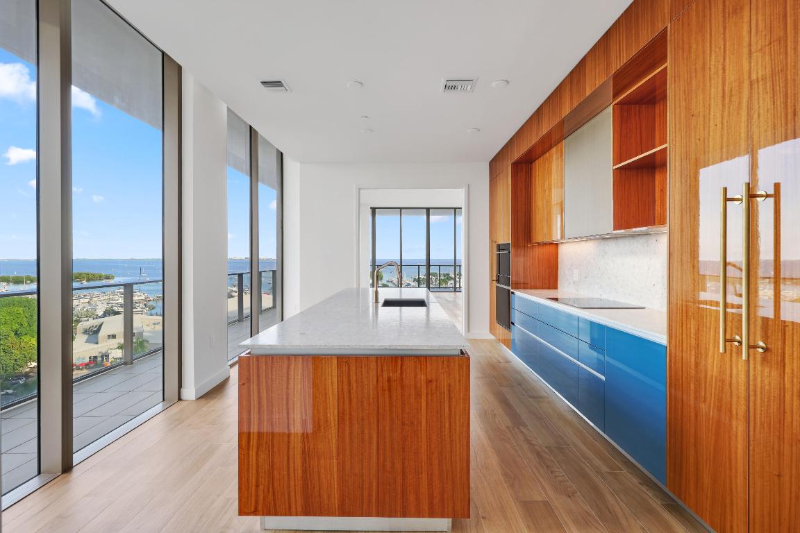 2655 S Bayshore Drive 902