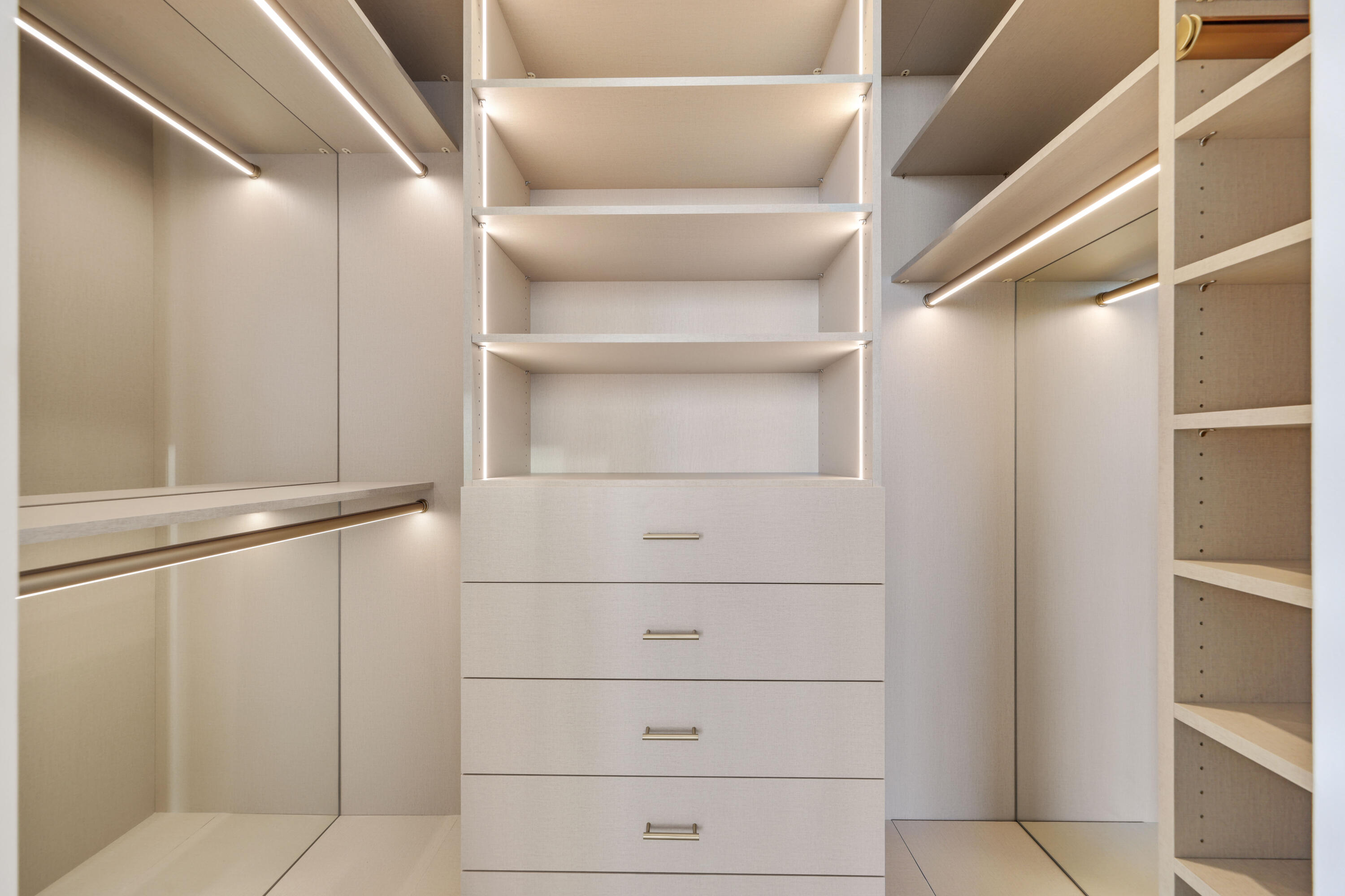 2655 S Bayshore Drive 902