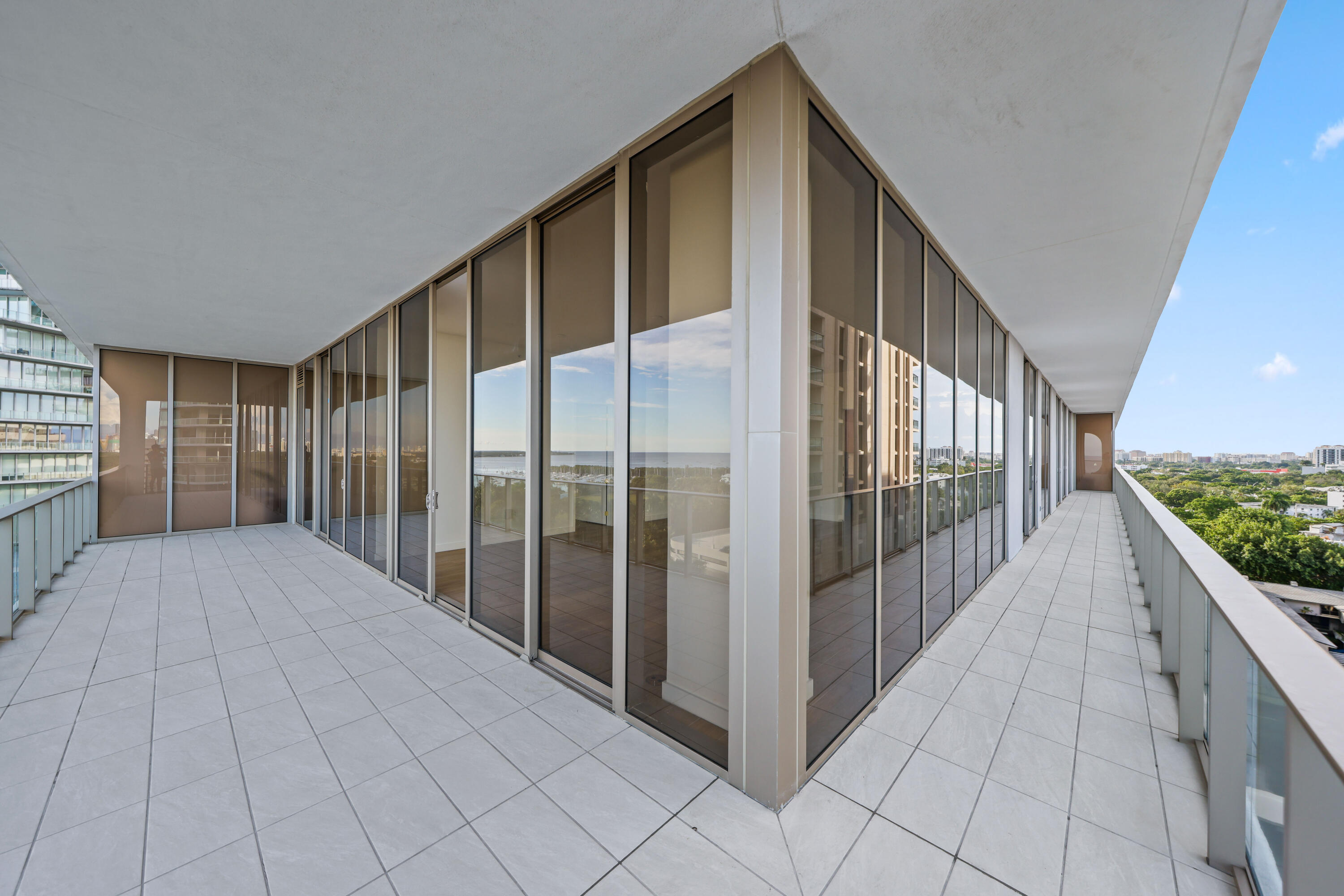 2655 S Bayshore Drive 902