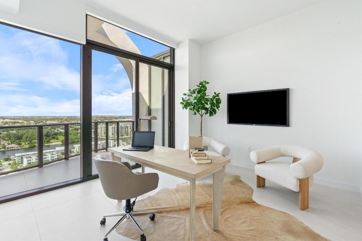 900 N Ocean Boulevard Uph03