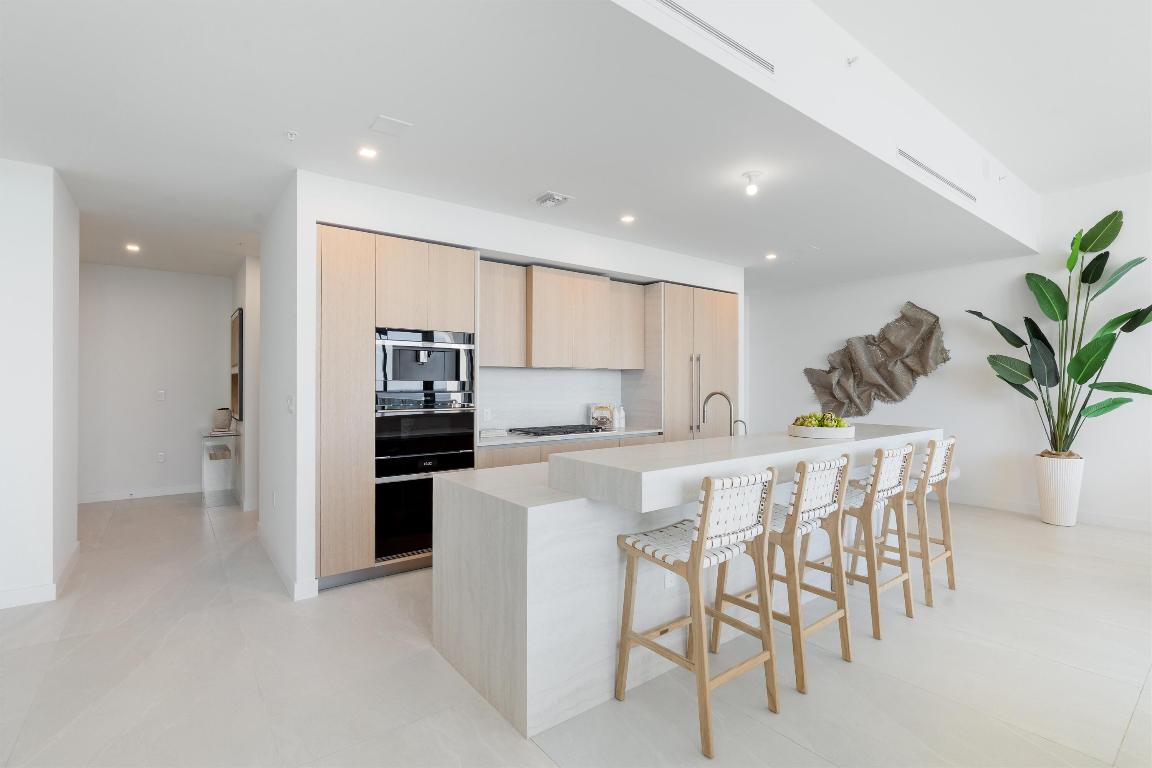 900 N Ocean Boulevard Uph03