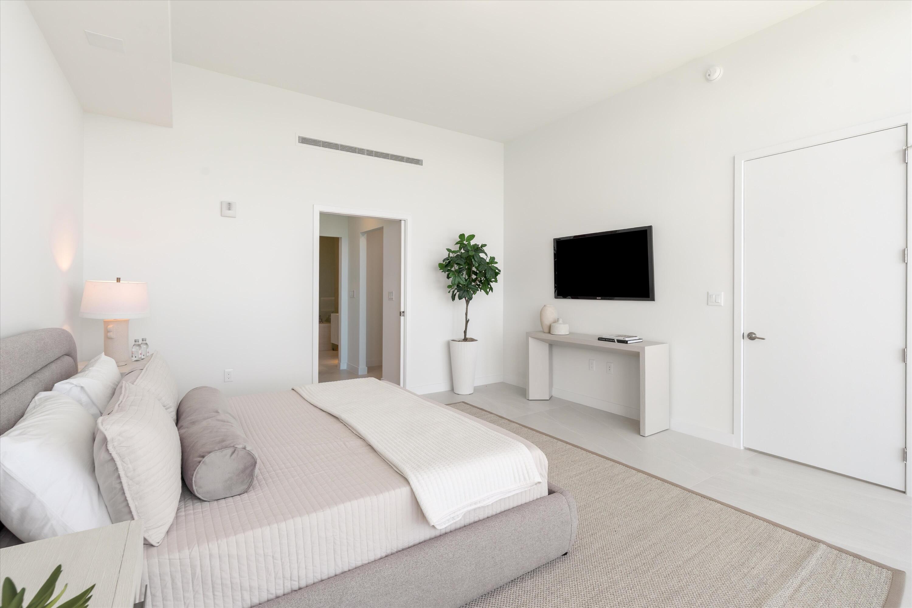 900 N Ocean Boulevard Uph03