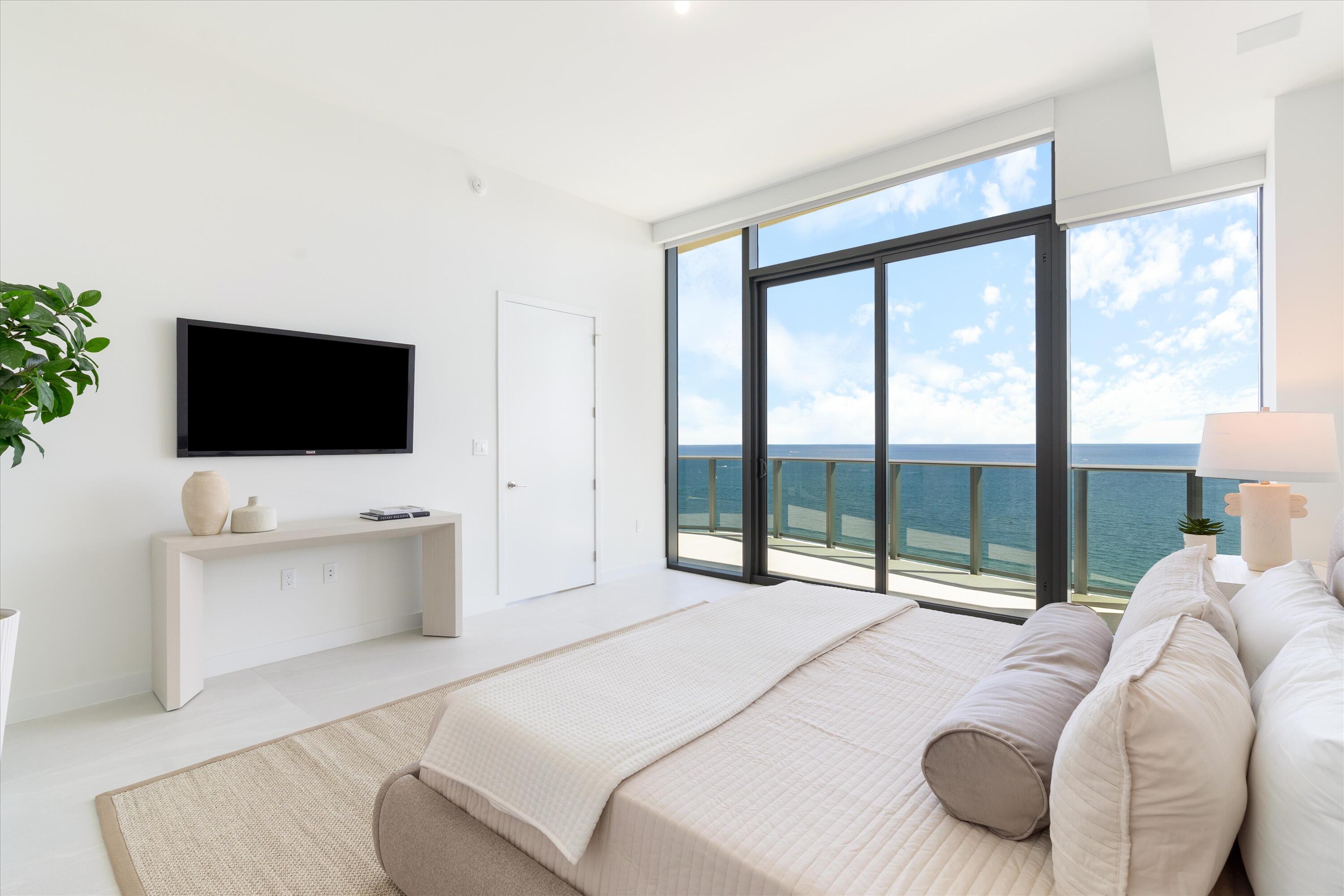 900 N Ocean Boulevard Uph03