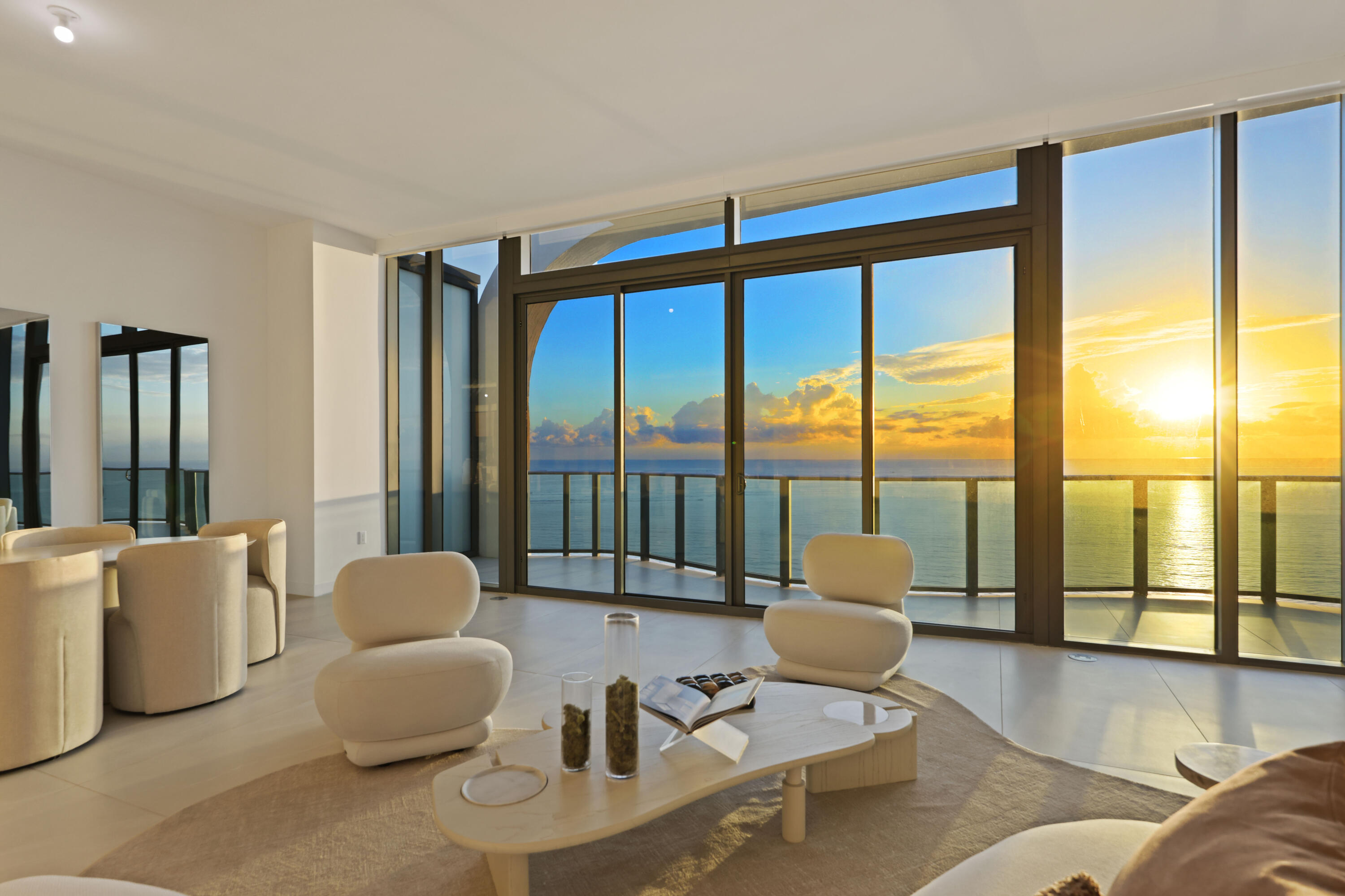 900 N Ocean Boulevard Uph03