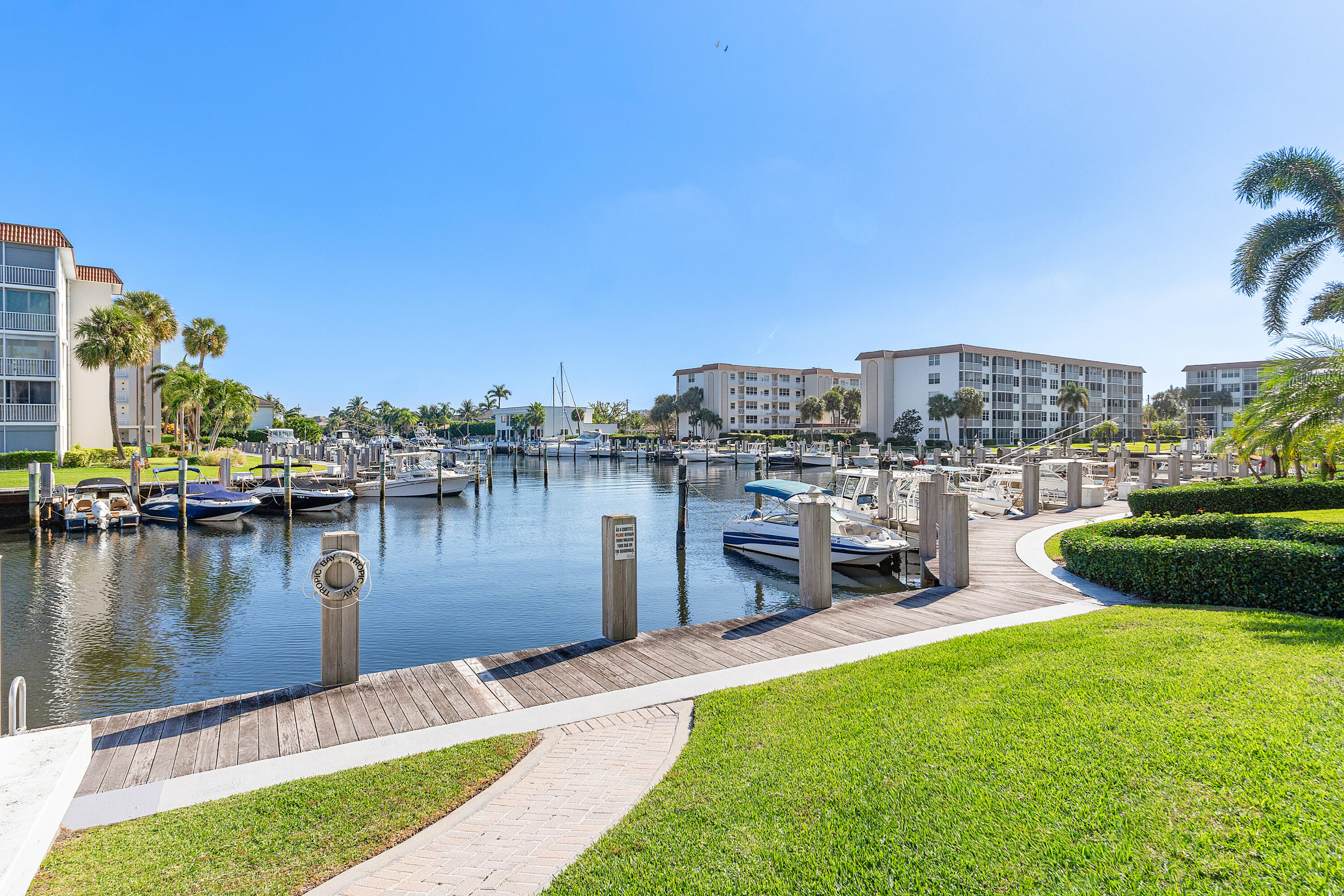 2525 Florida Boulevard 133