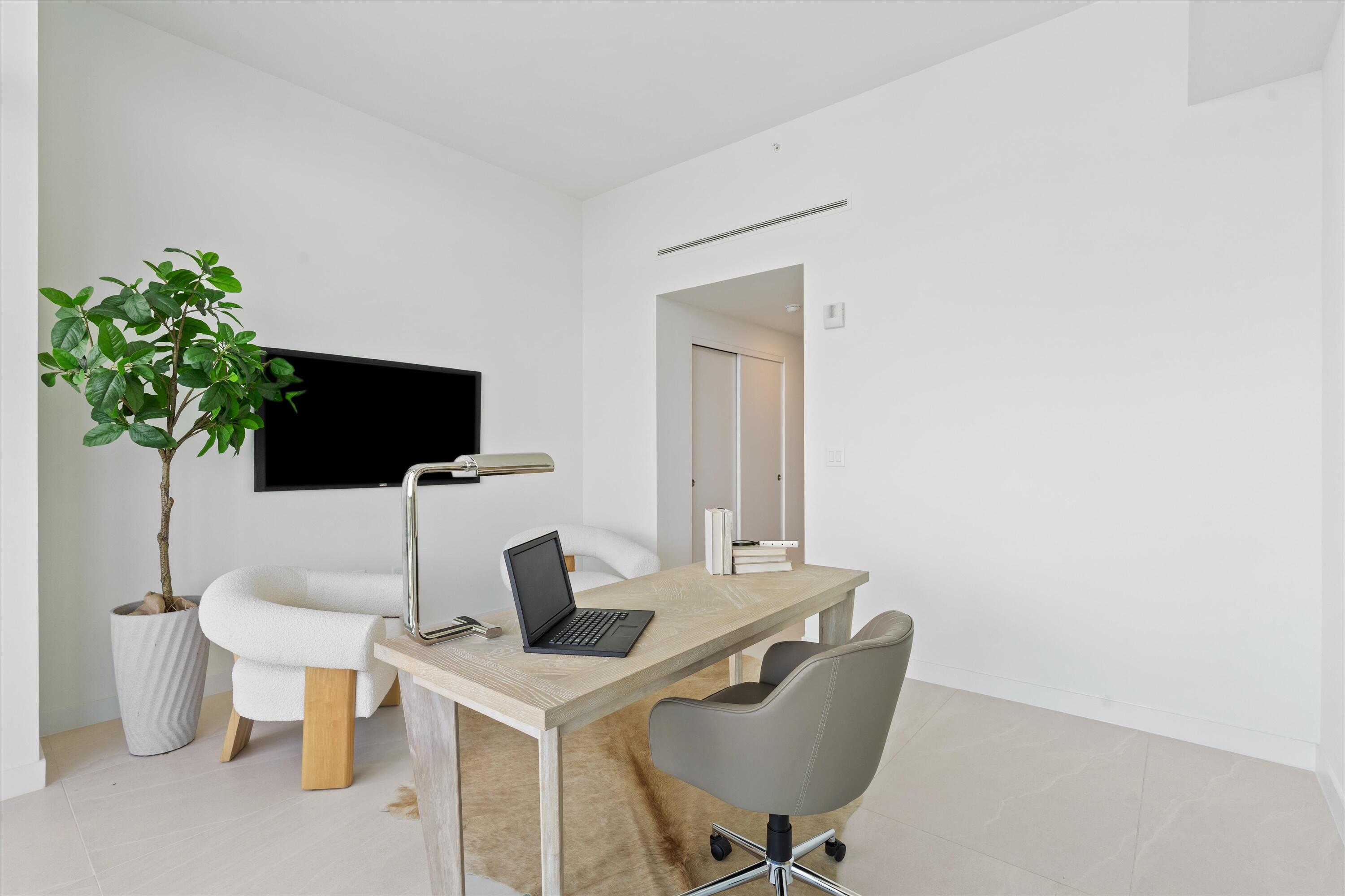 900 N Ocean Boulevard Uph03