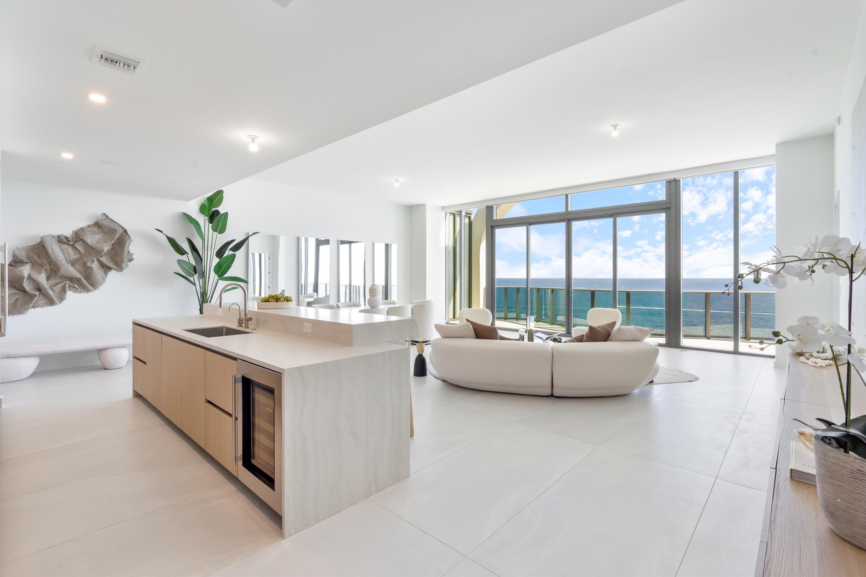 900 N Ocean Boulevard Uph03