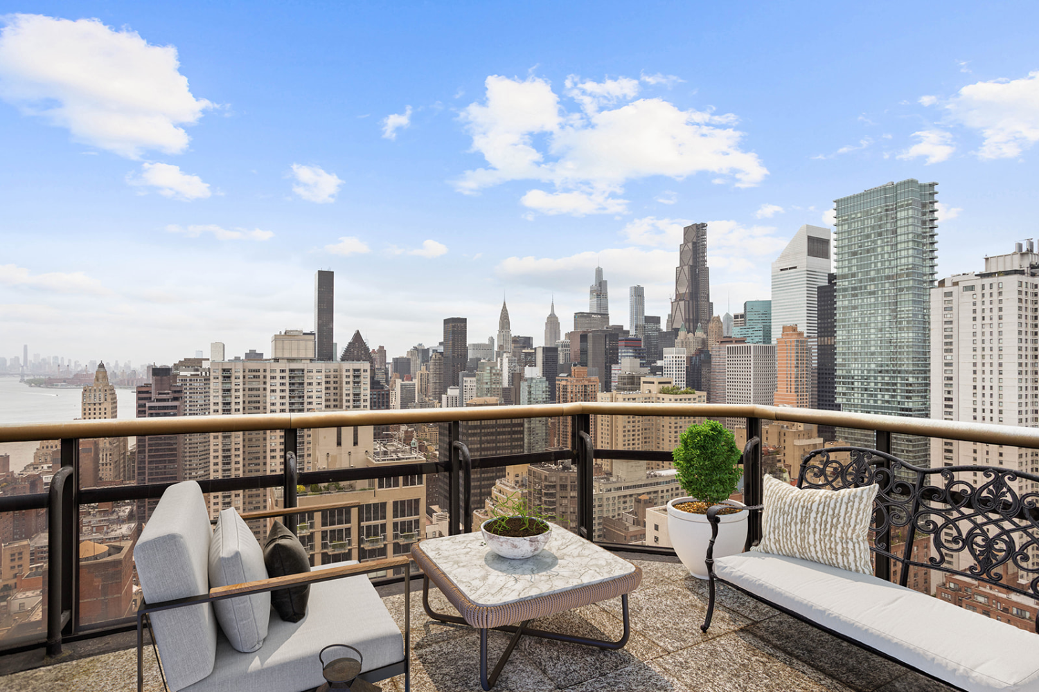 418 E 59TH Street PHB
